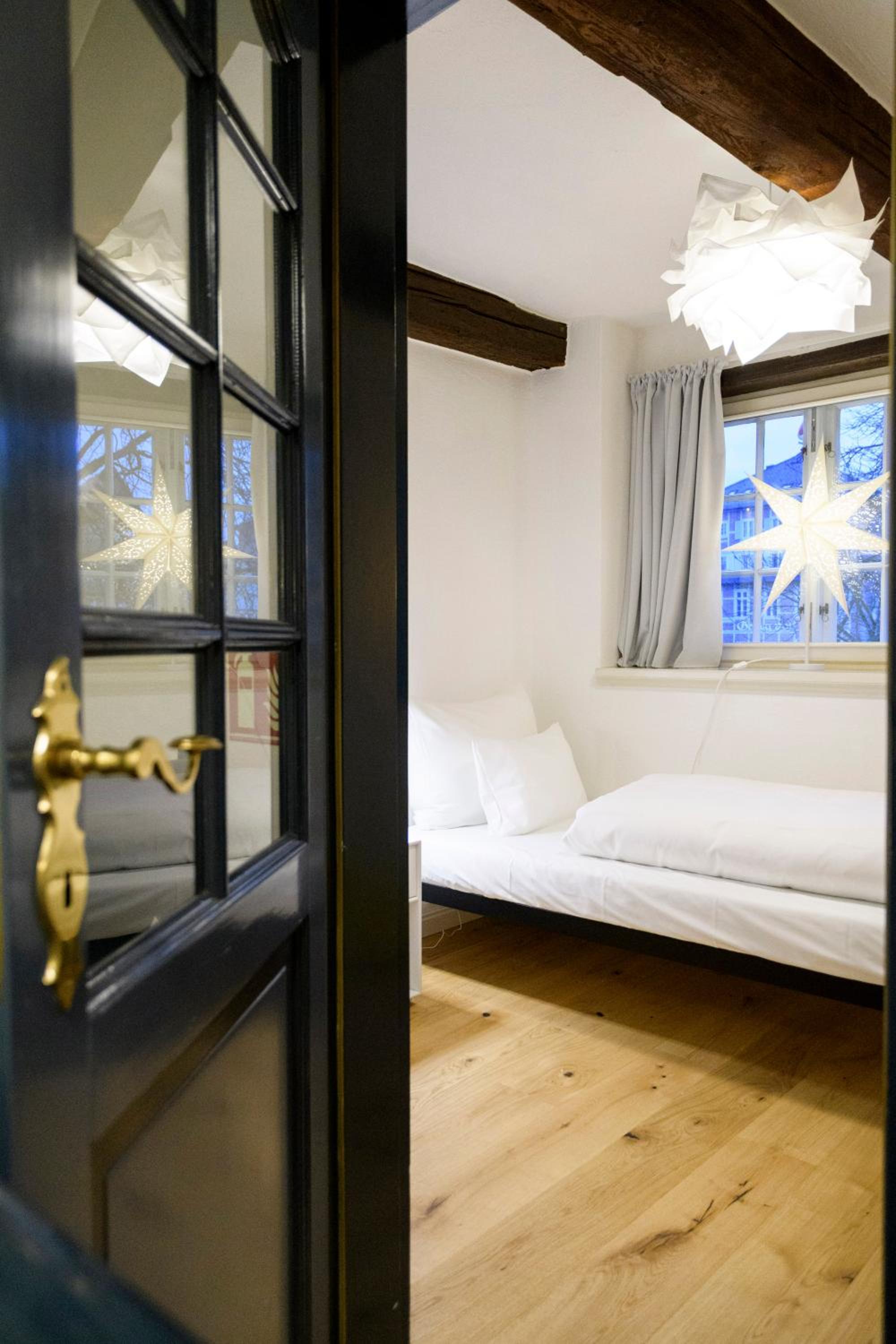 Two-Bedroom Townhouse - Photo 9