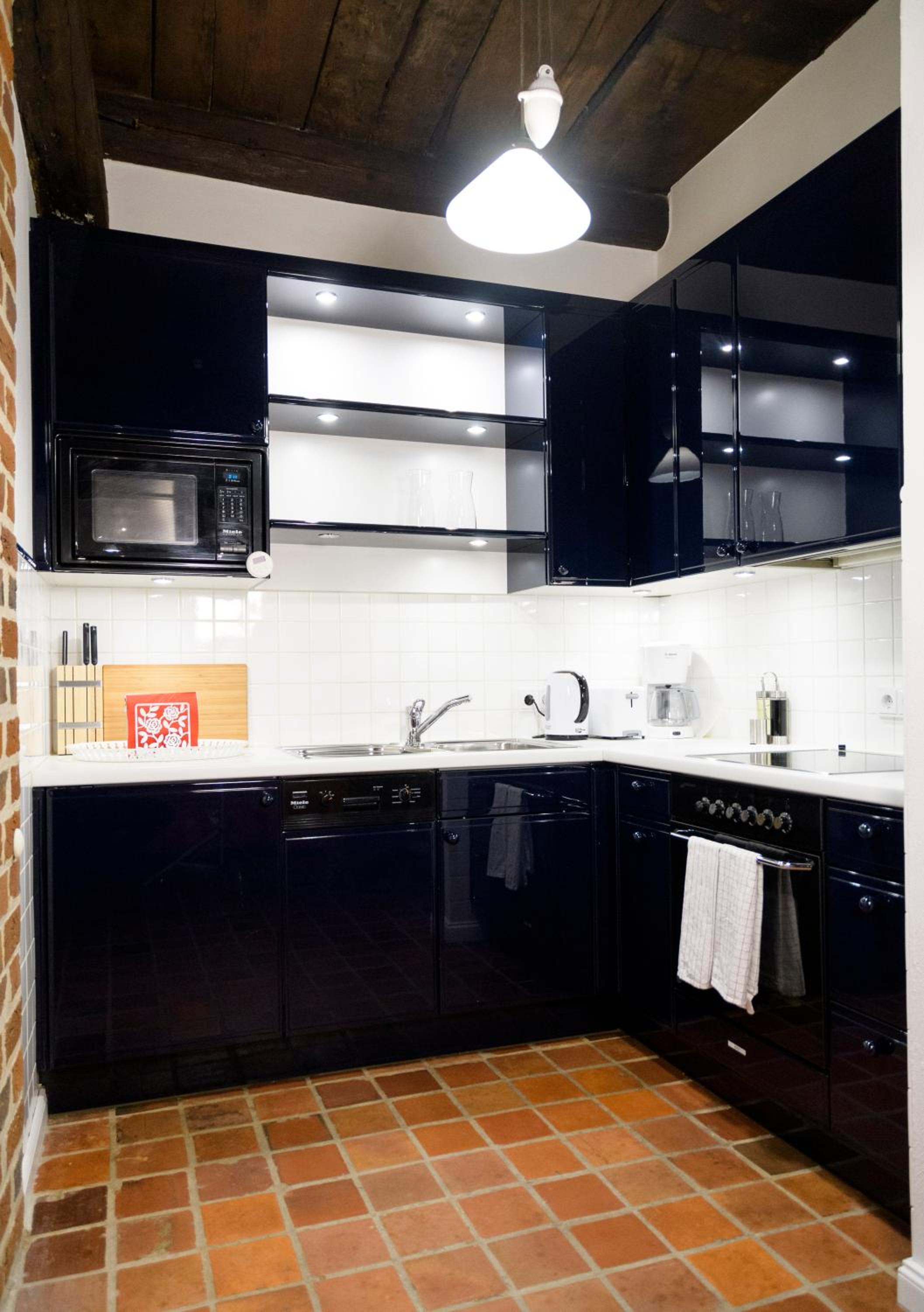 Two-Bedroom Townhouse - Photo 7
