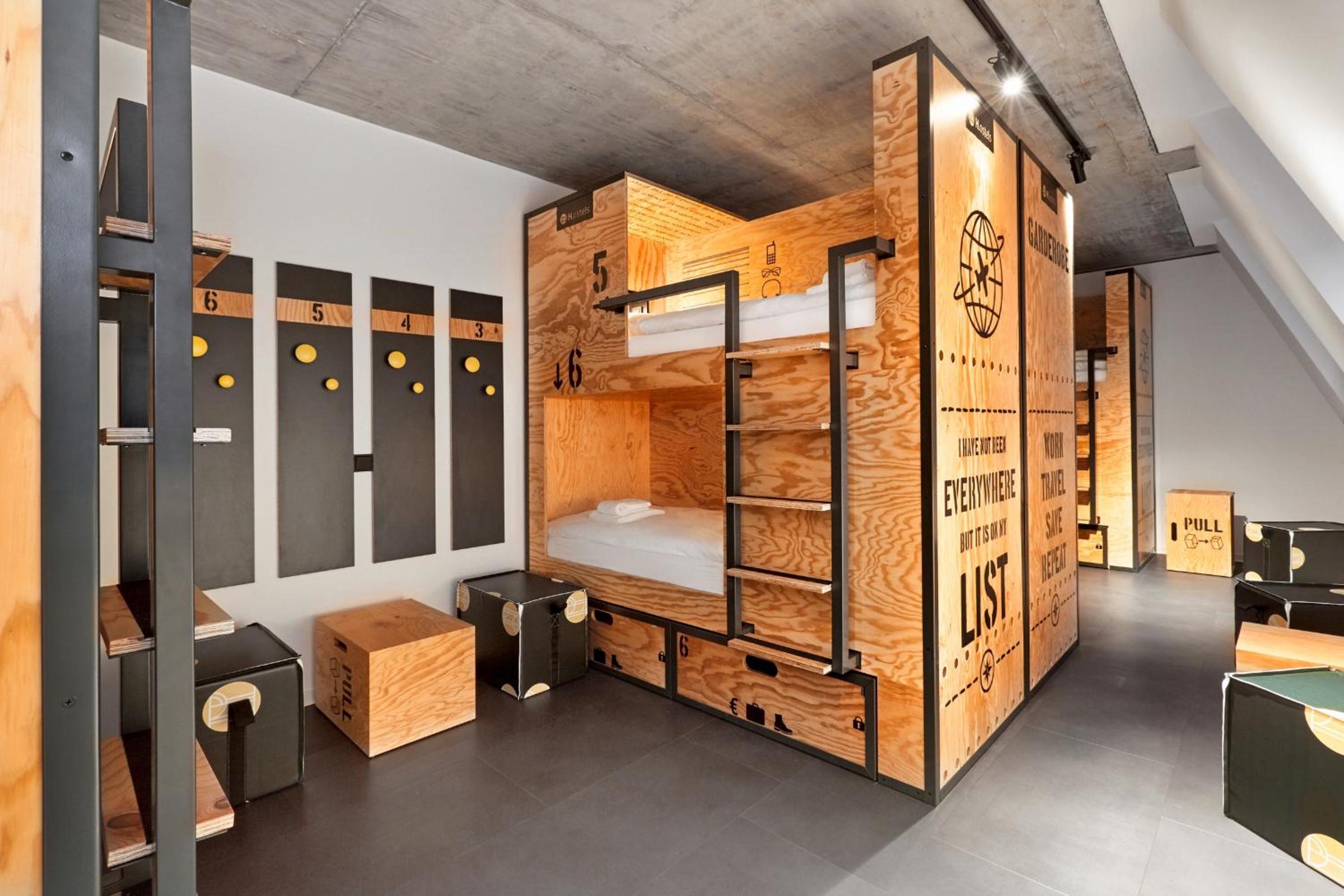 Double Room with Shared Bathroom photo 3