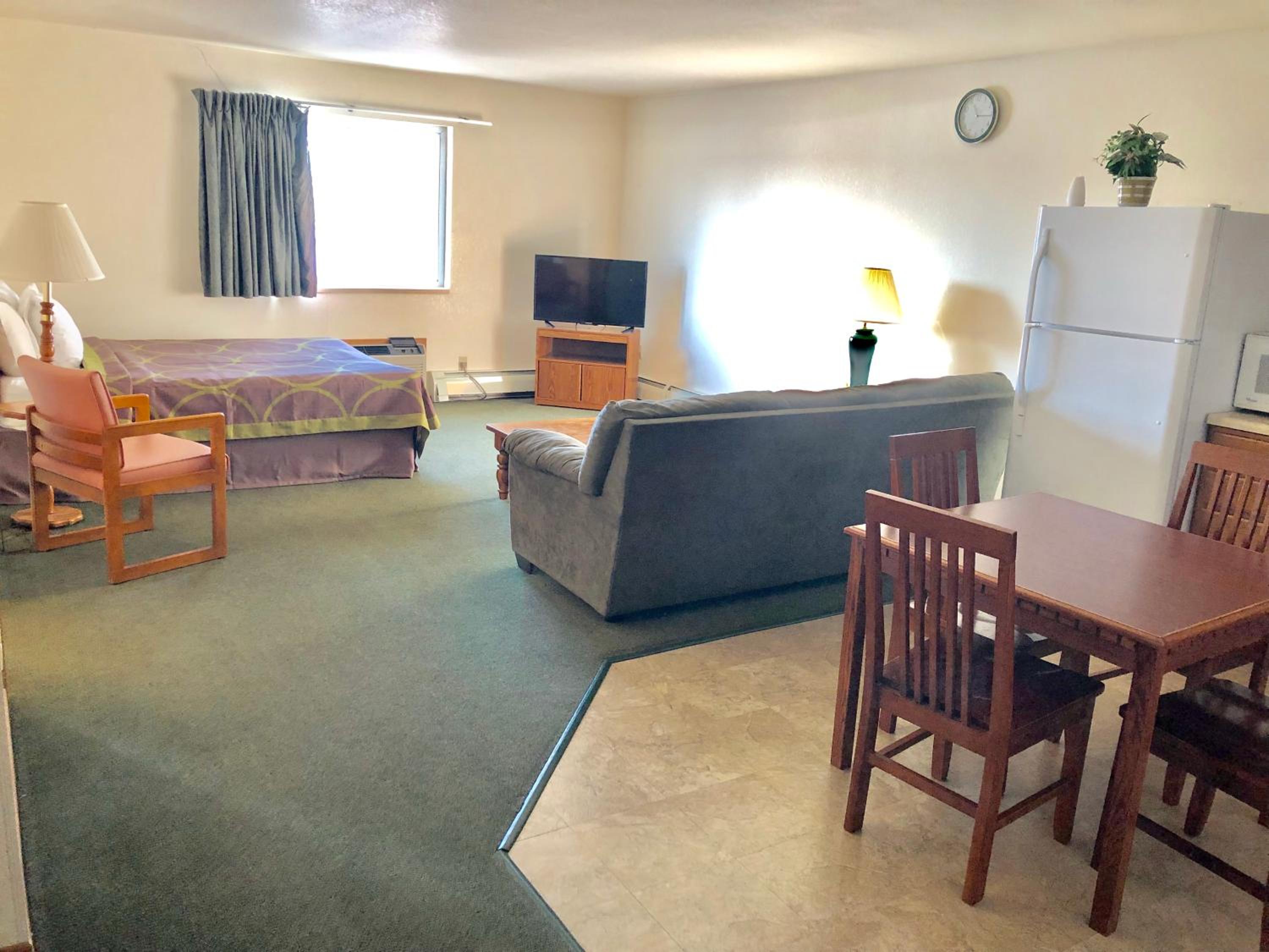 One-Bedroom Suite with Two Queen Beds - Non-Smoking - Photo 3