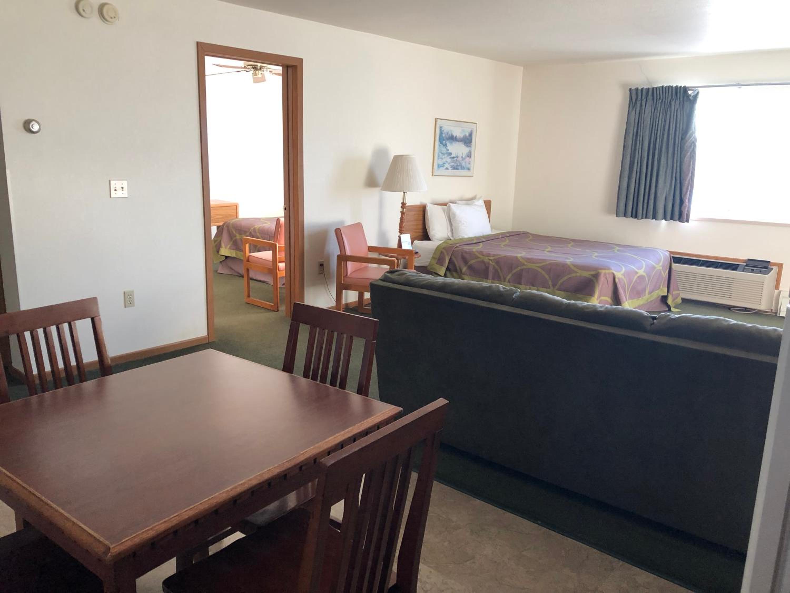 One-Bedroom Suite with Two Queen Beds - Non-Smoking - Photo 5