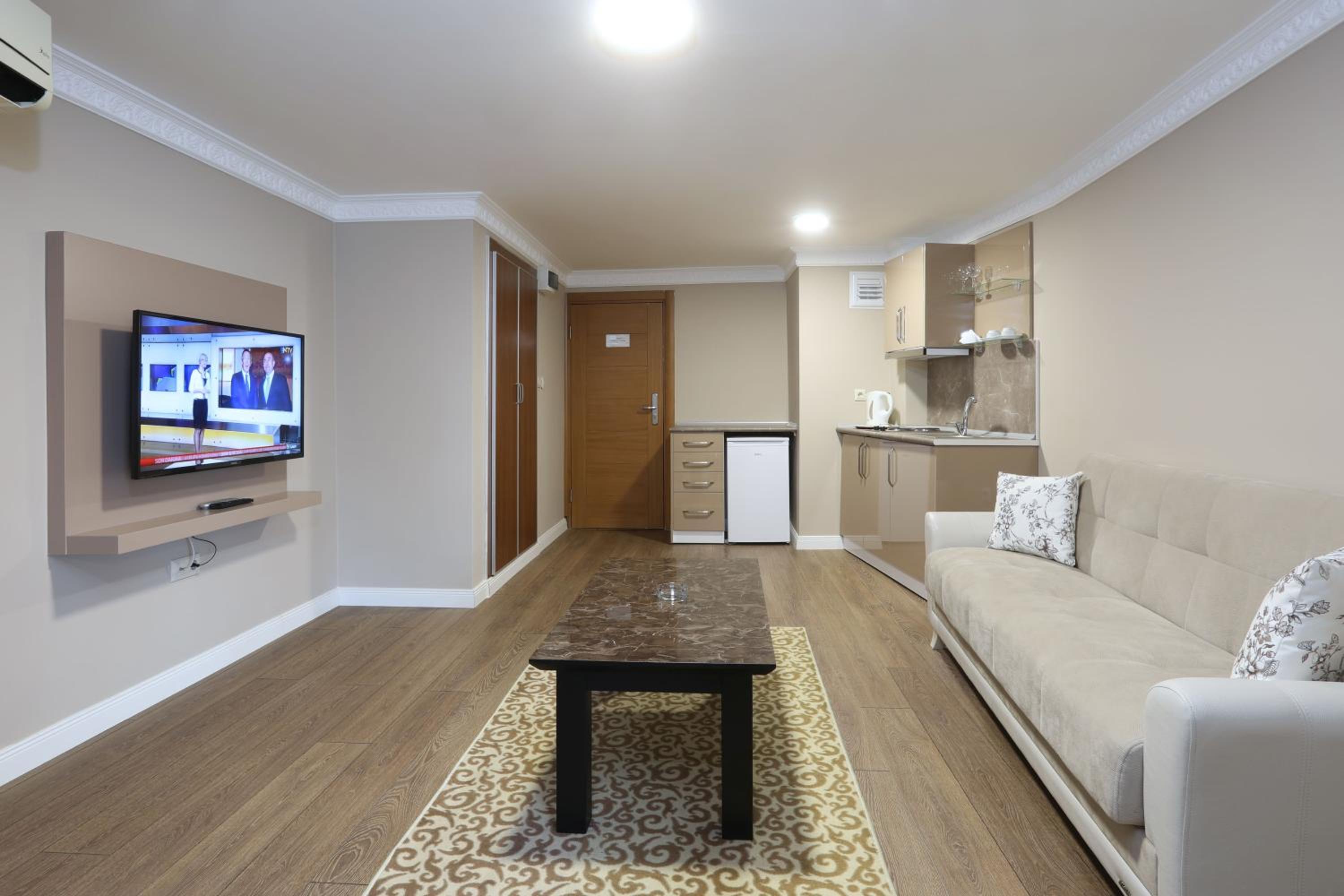 House Suite Room  photo 1