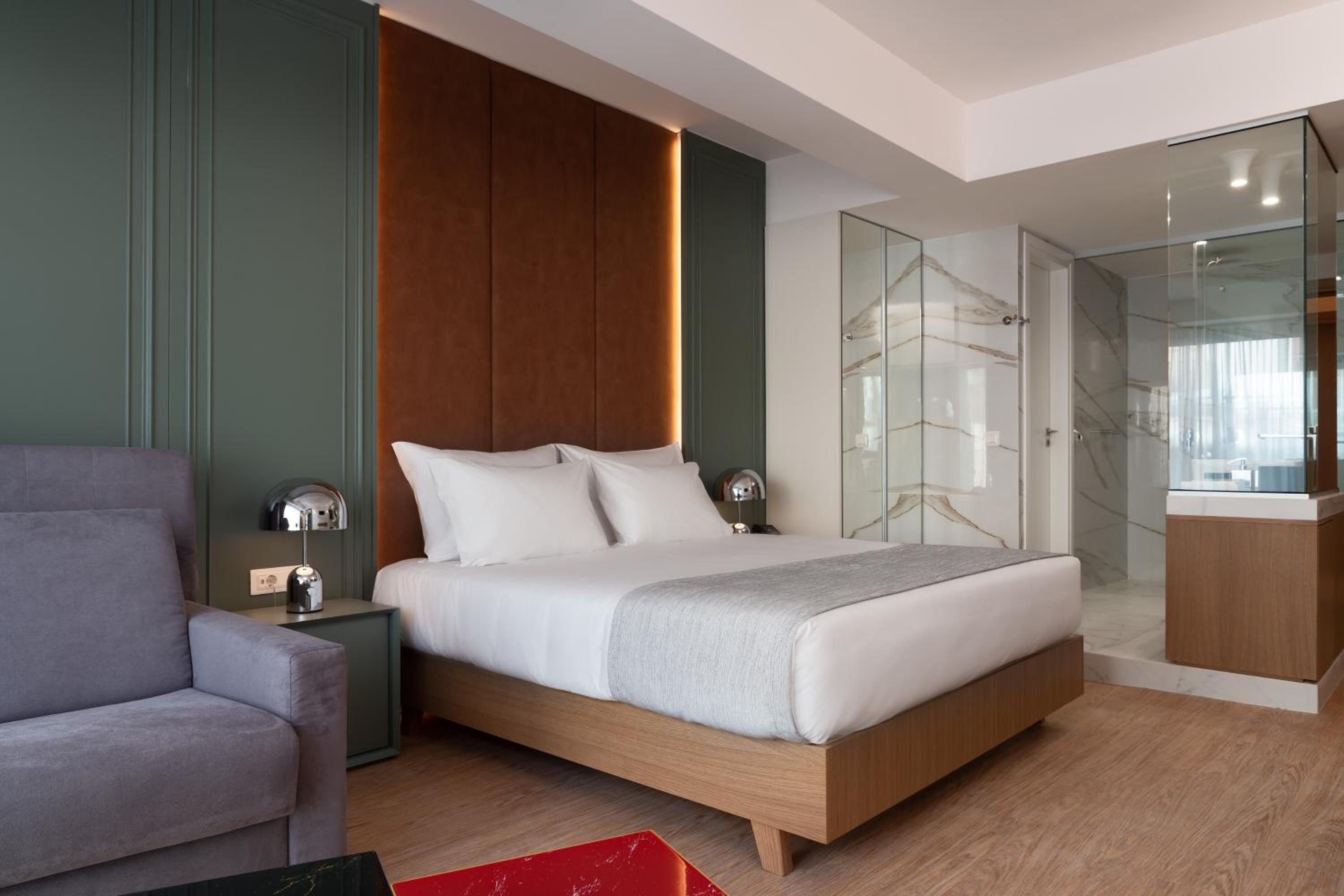 Family Deluxe Room - Photo 4