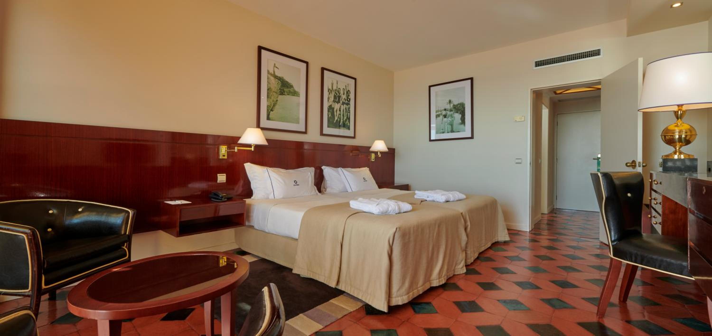 Superior Twin Room with Balcony and Sea View - Photo 3