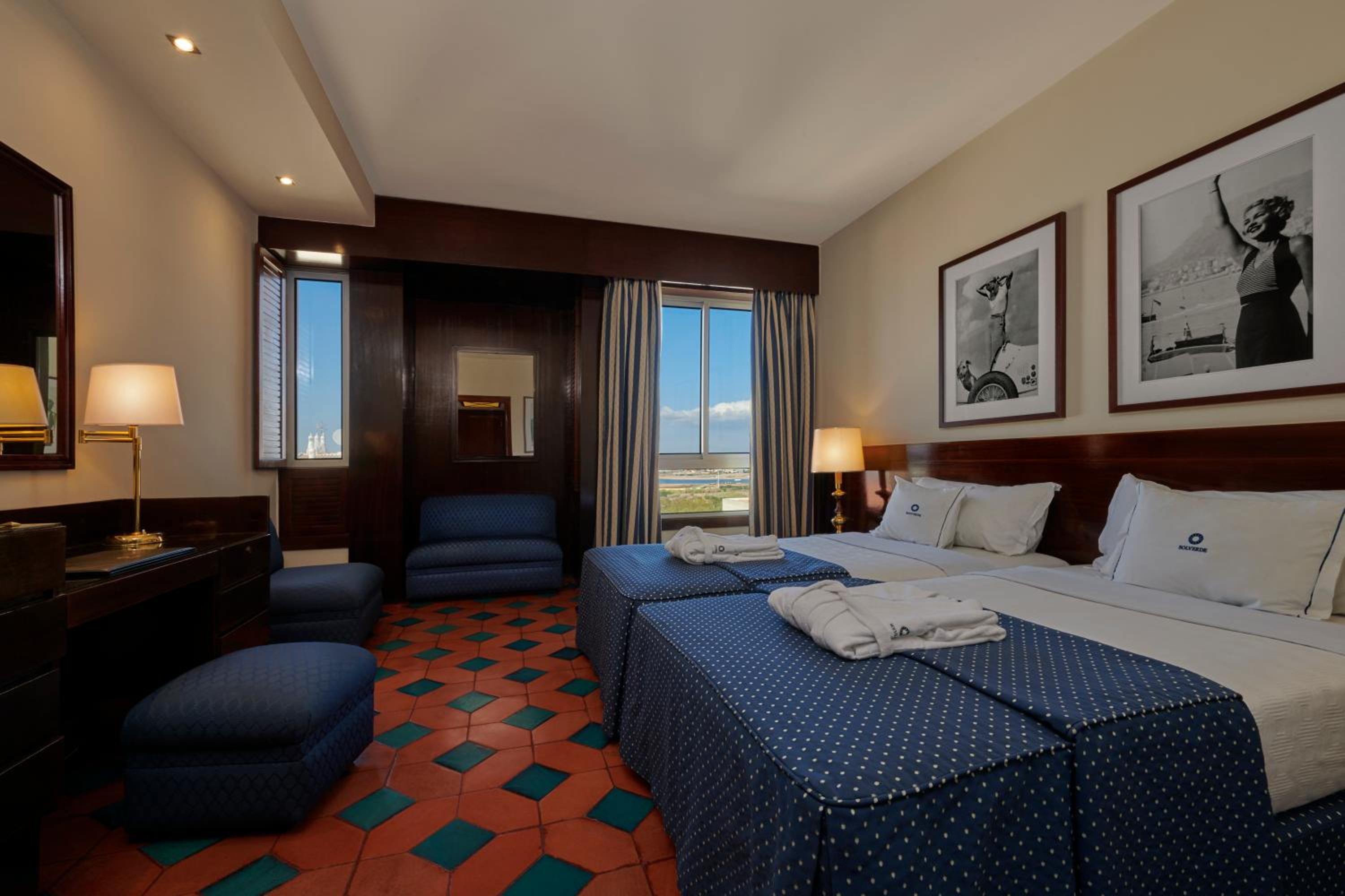 Double or Twin Room with Land View - Photo 2
