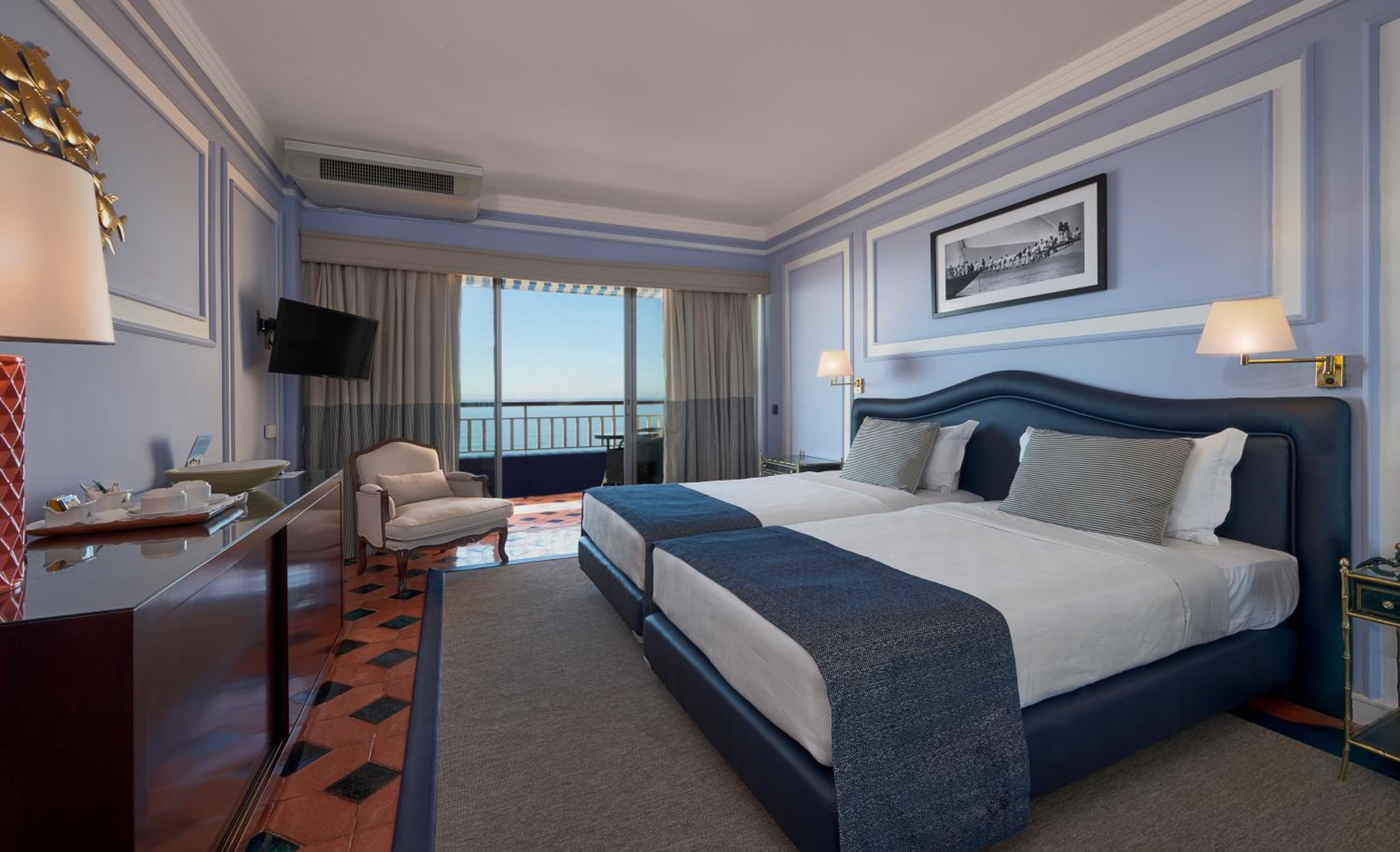 Suite with Balcony and Sea View
