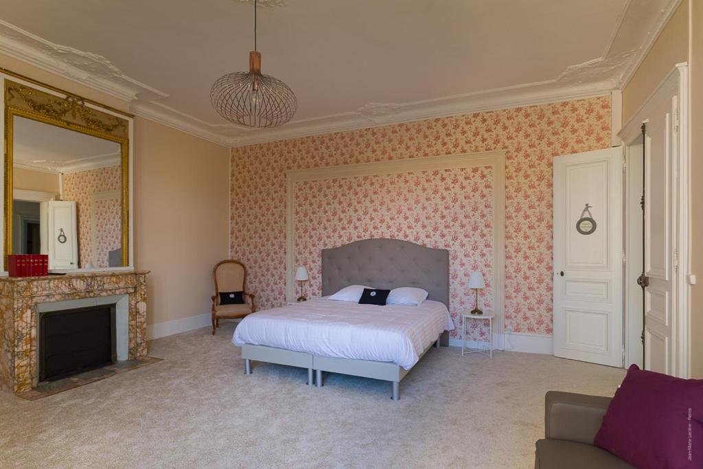 Superior Suite - Photo 6