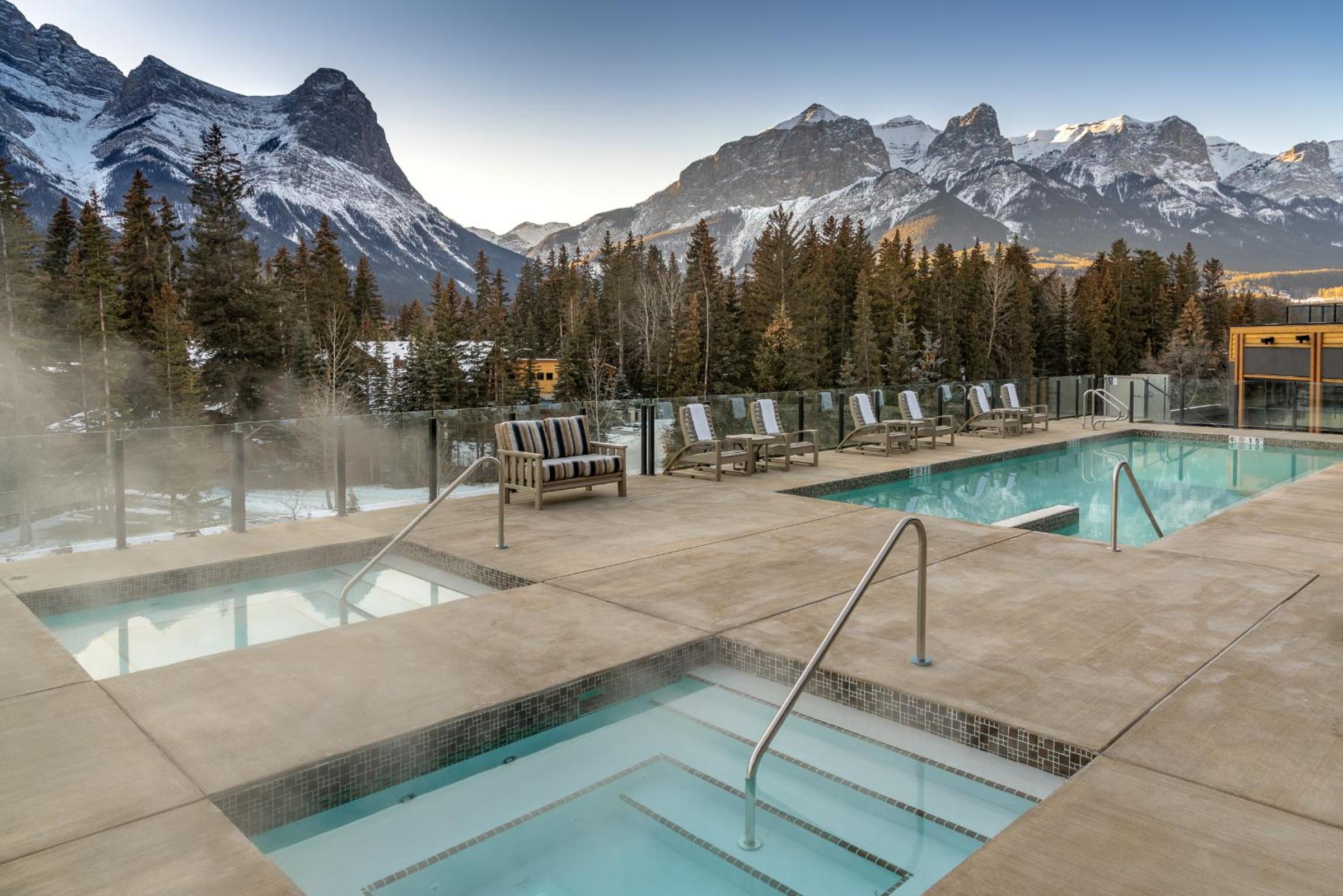 Premium King Room with Mountain View