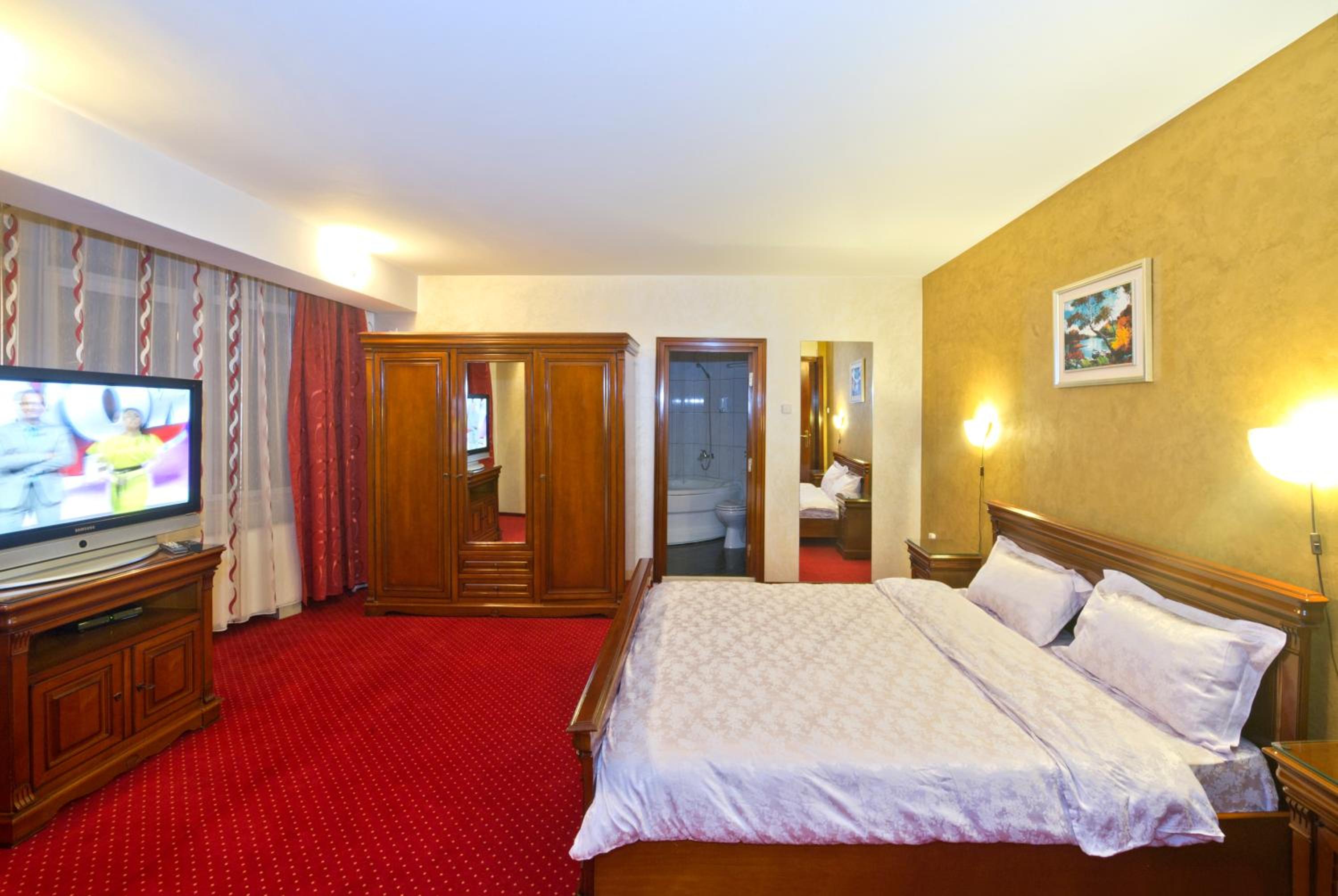 Superior One-Bedroom Suite - Photo 6