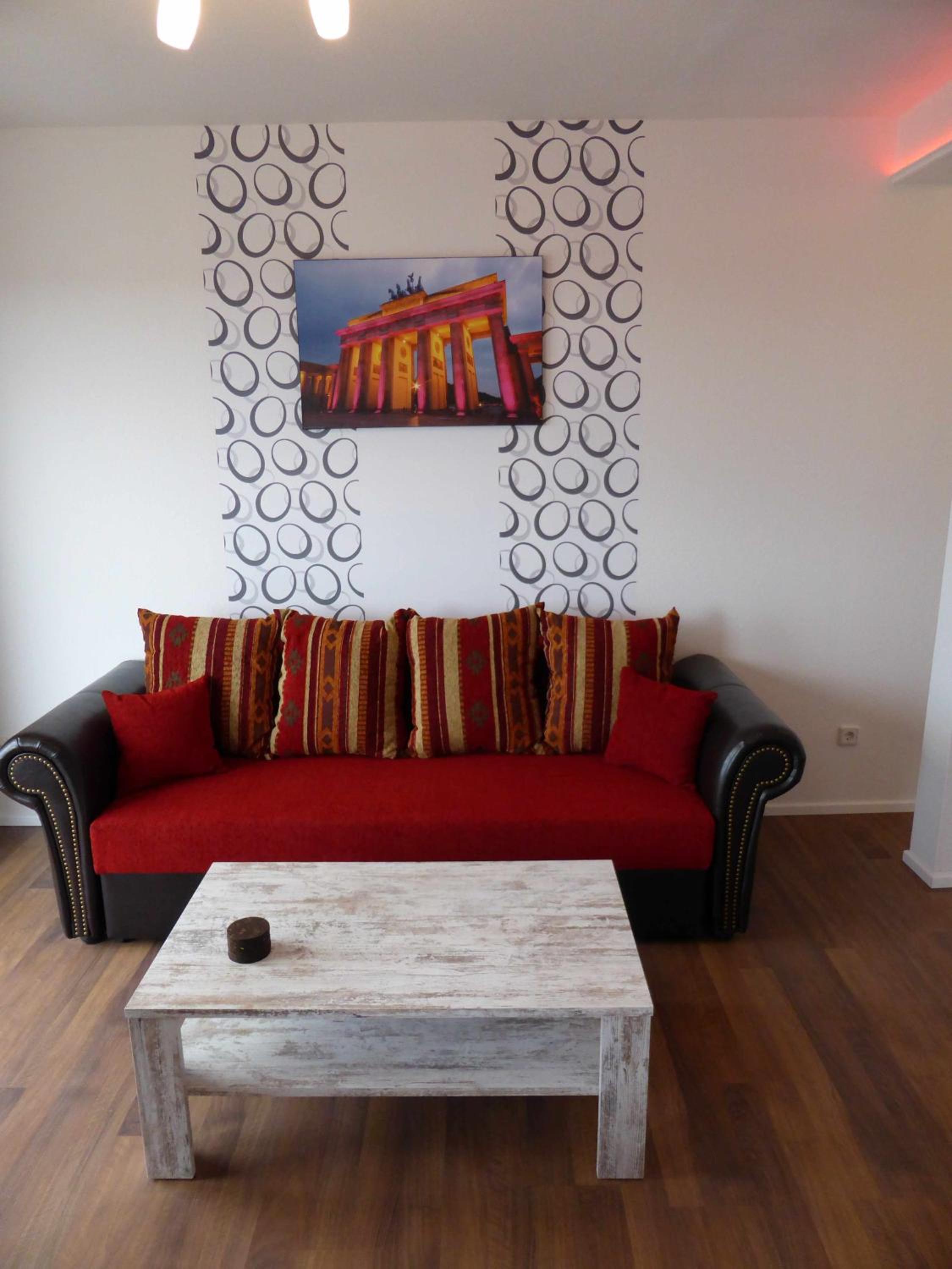 Four-Bedroom Apartment With Terrace Lilie - Ringbahnstraße 70, 12099 Berlin