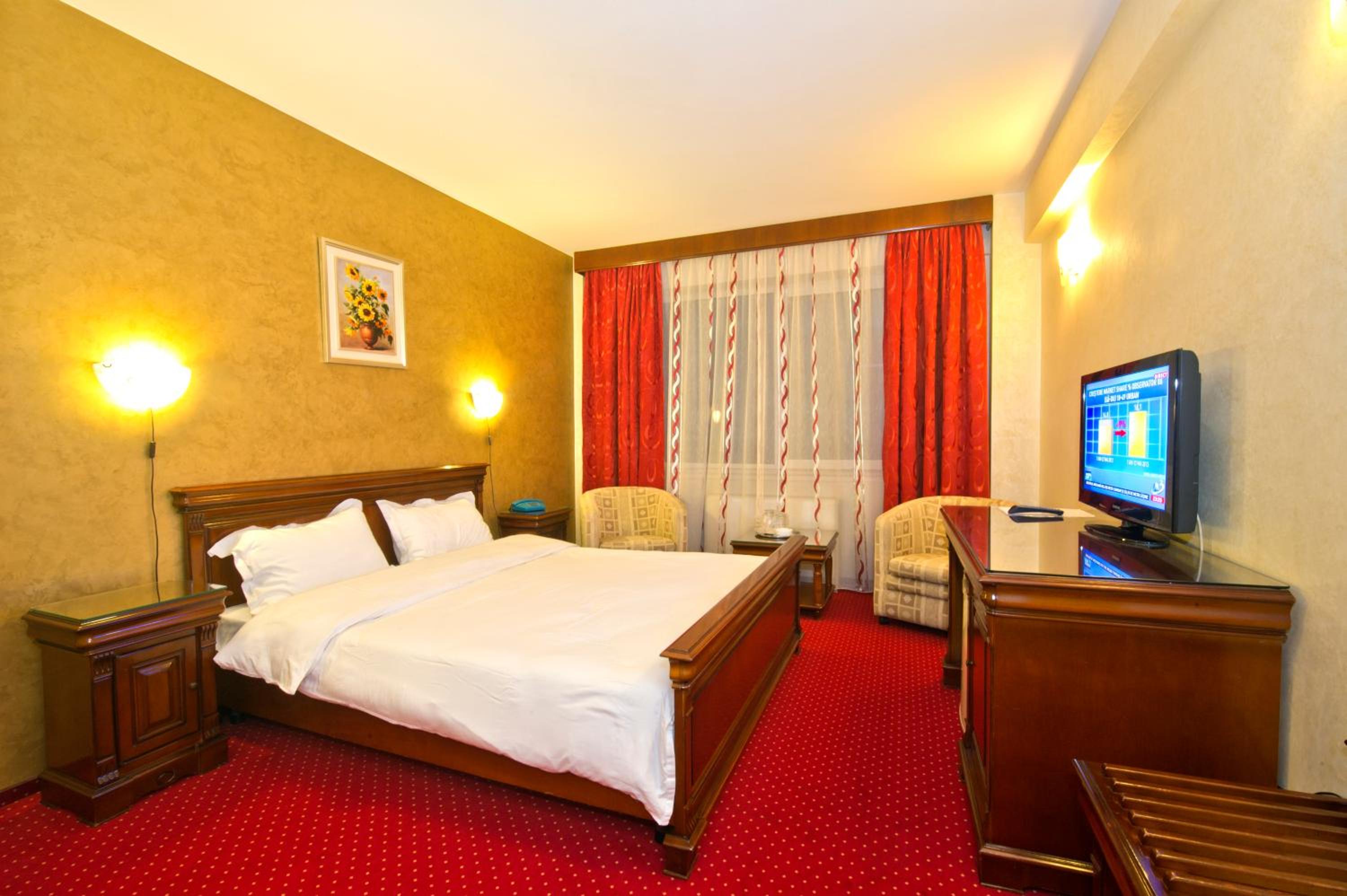 Standard Double Room - Photo 16