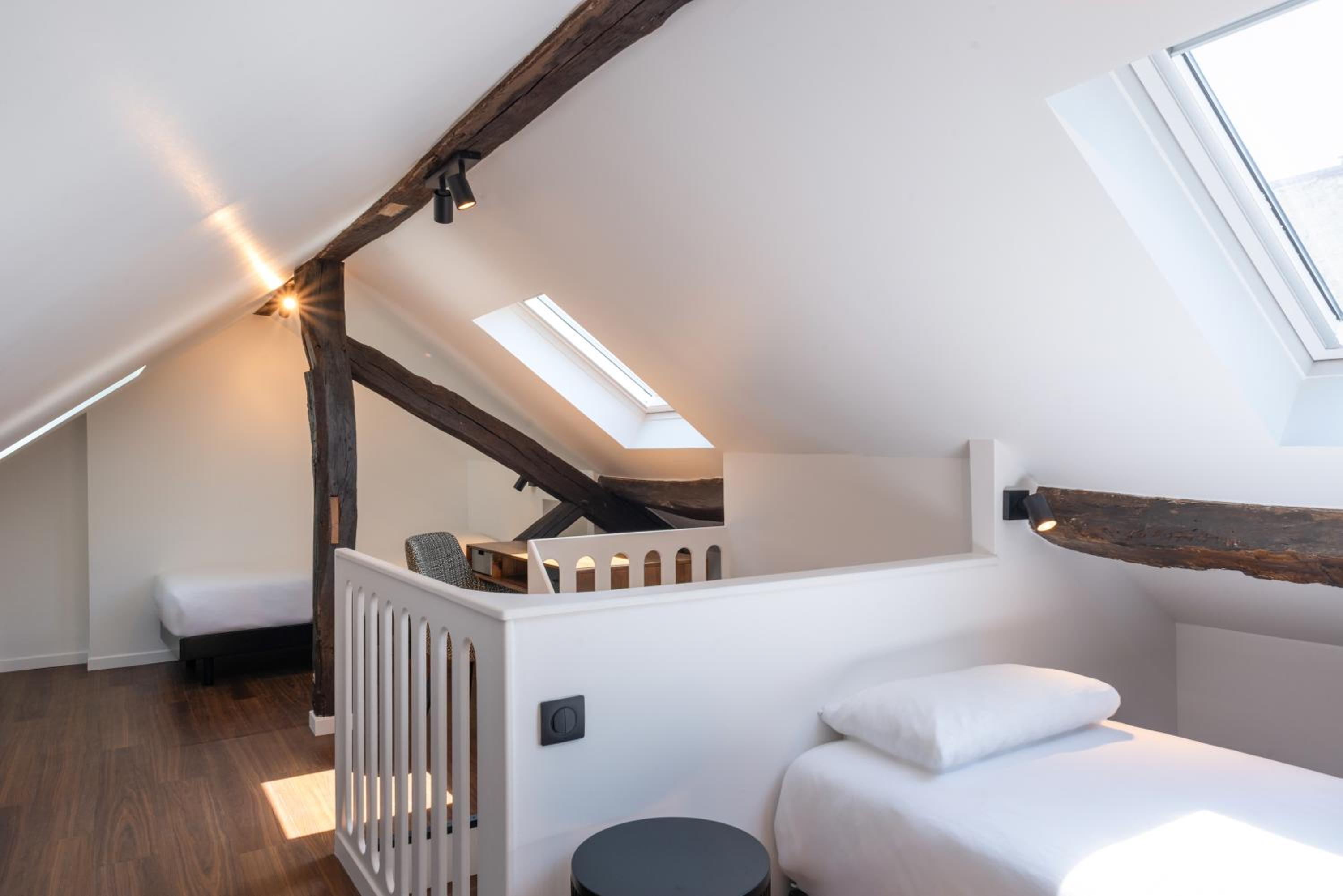 Classic Quadruple Room thumbnail 6