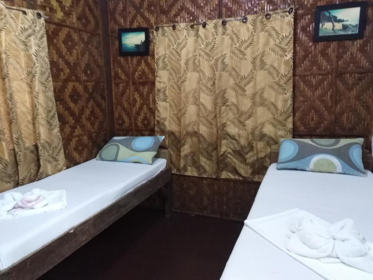 Twin Room with Shared Bathroom photo 3