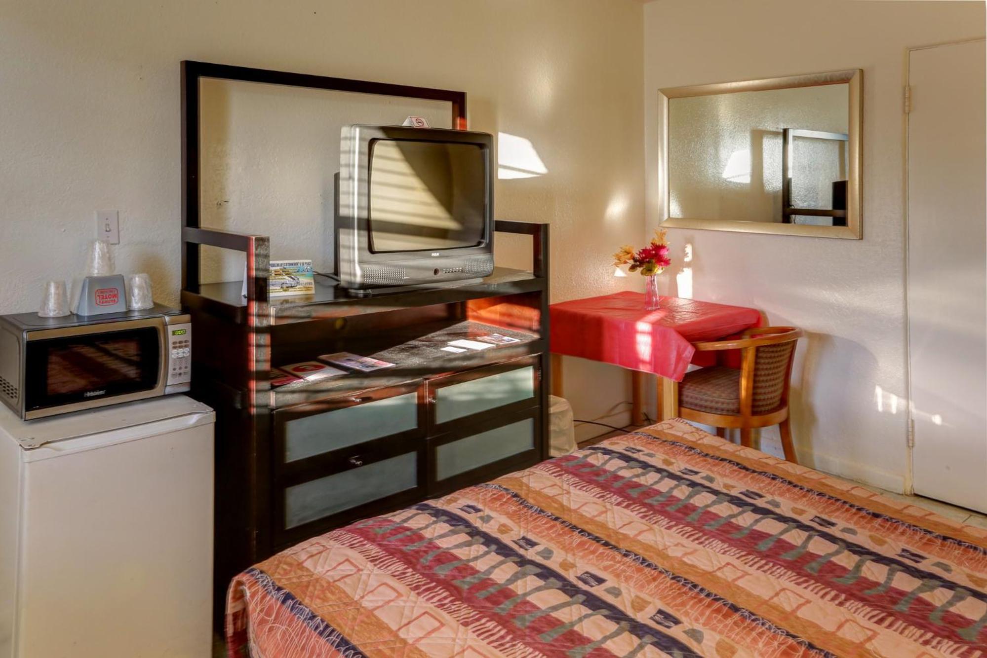 Small Double Room - Photo 1