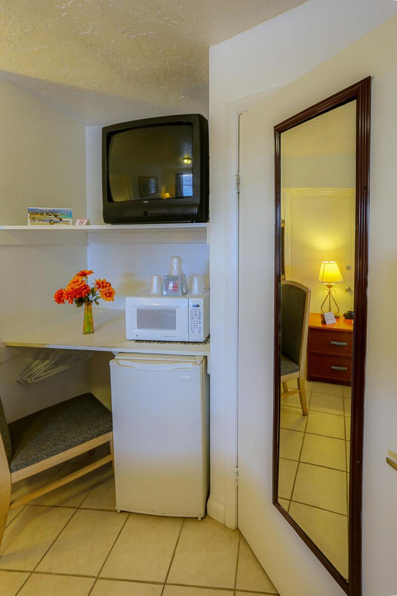 Small Double Room - Photo 3