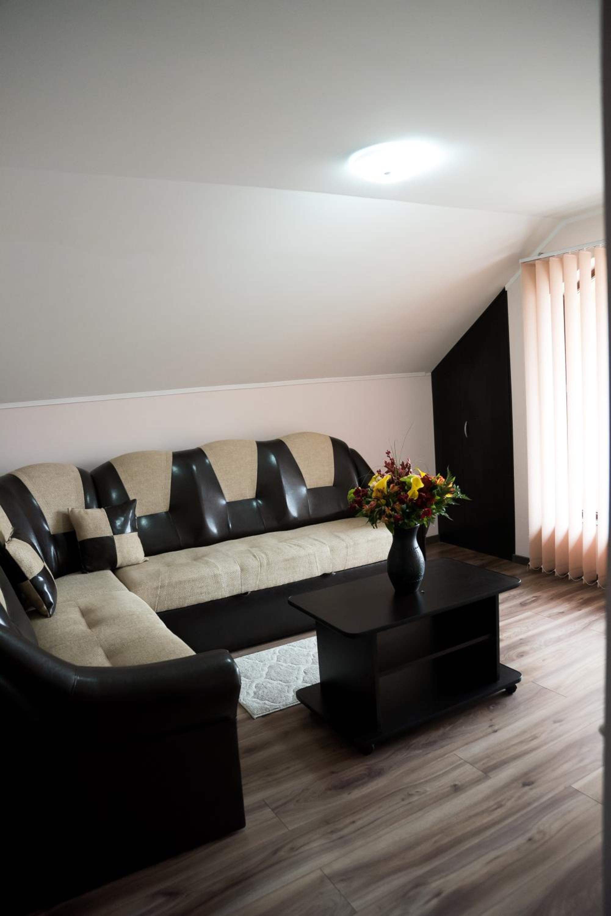 Two-Bedroom Deluxe Apartment with Balcony photo 3