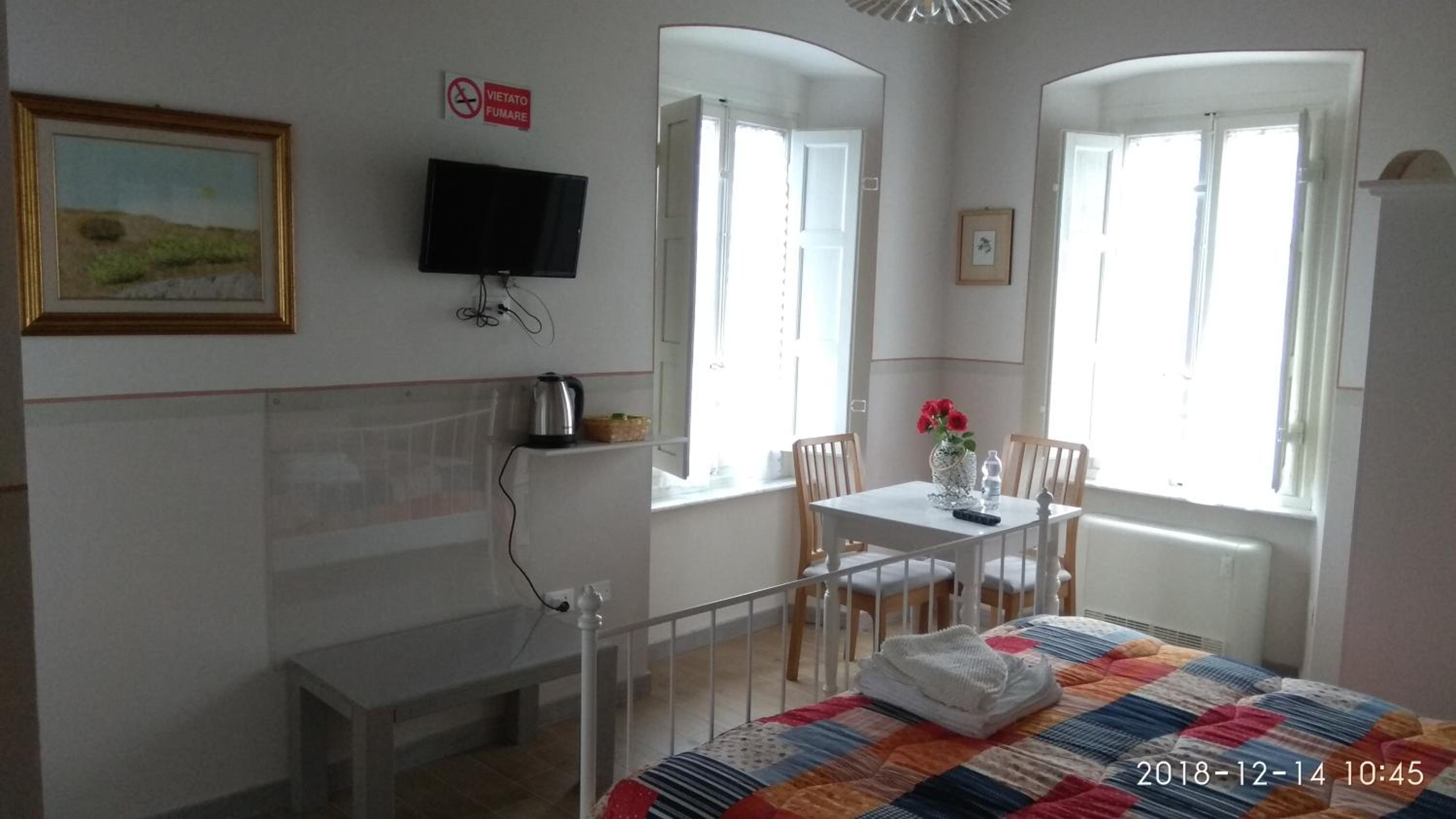 Deluxe Double Room with Shower photo 3