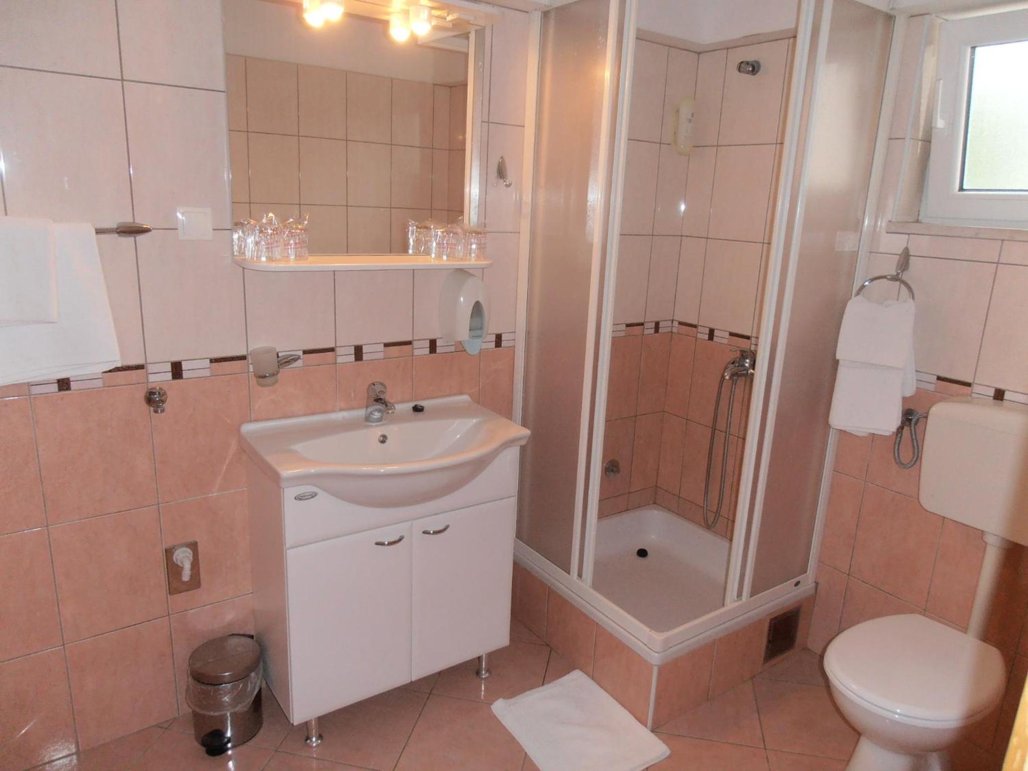 Triple Room - Photo 15
