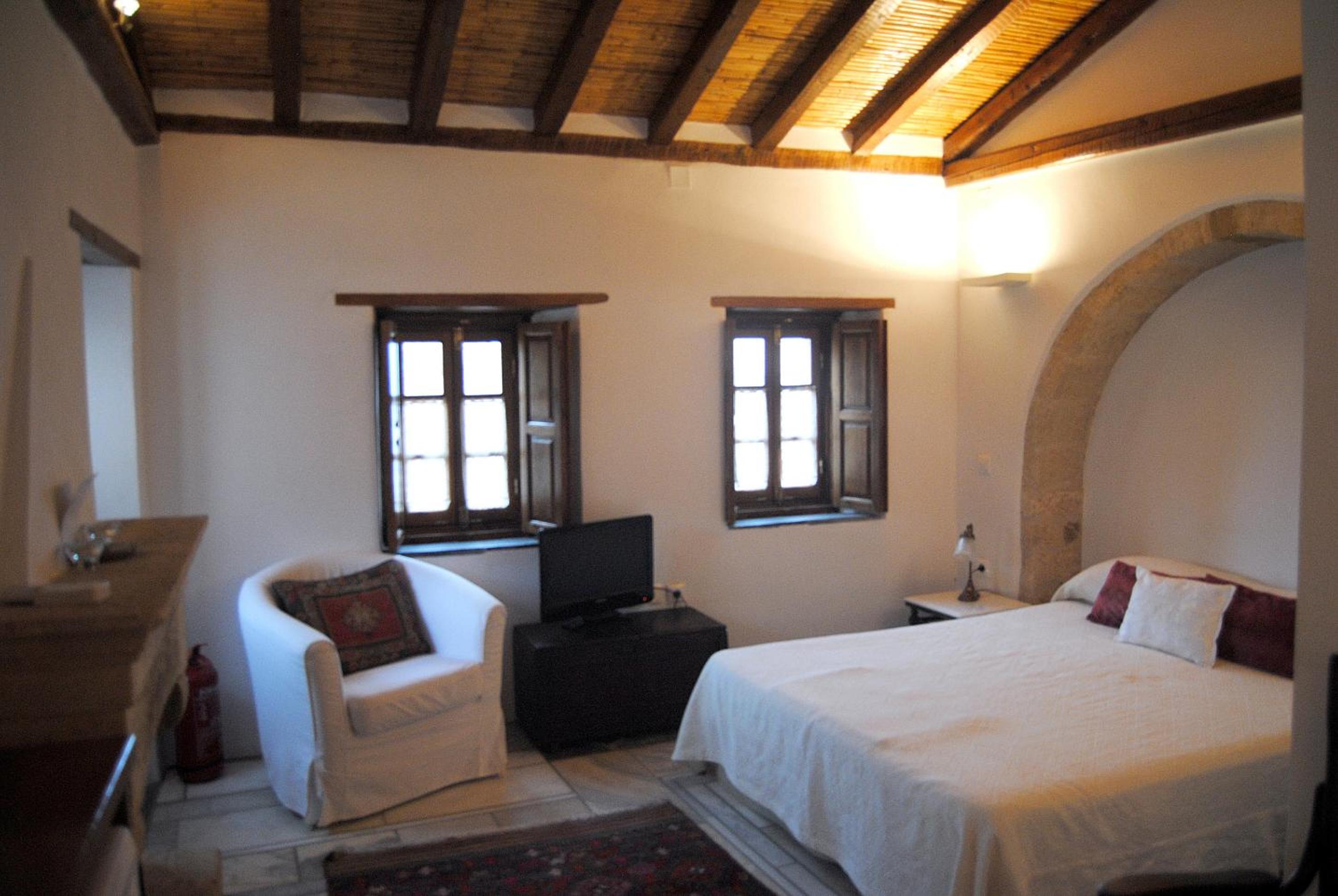 Triple Room with Partial Sea View photo 2