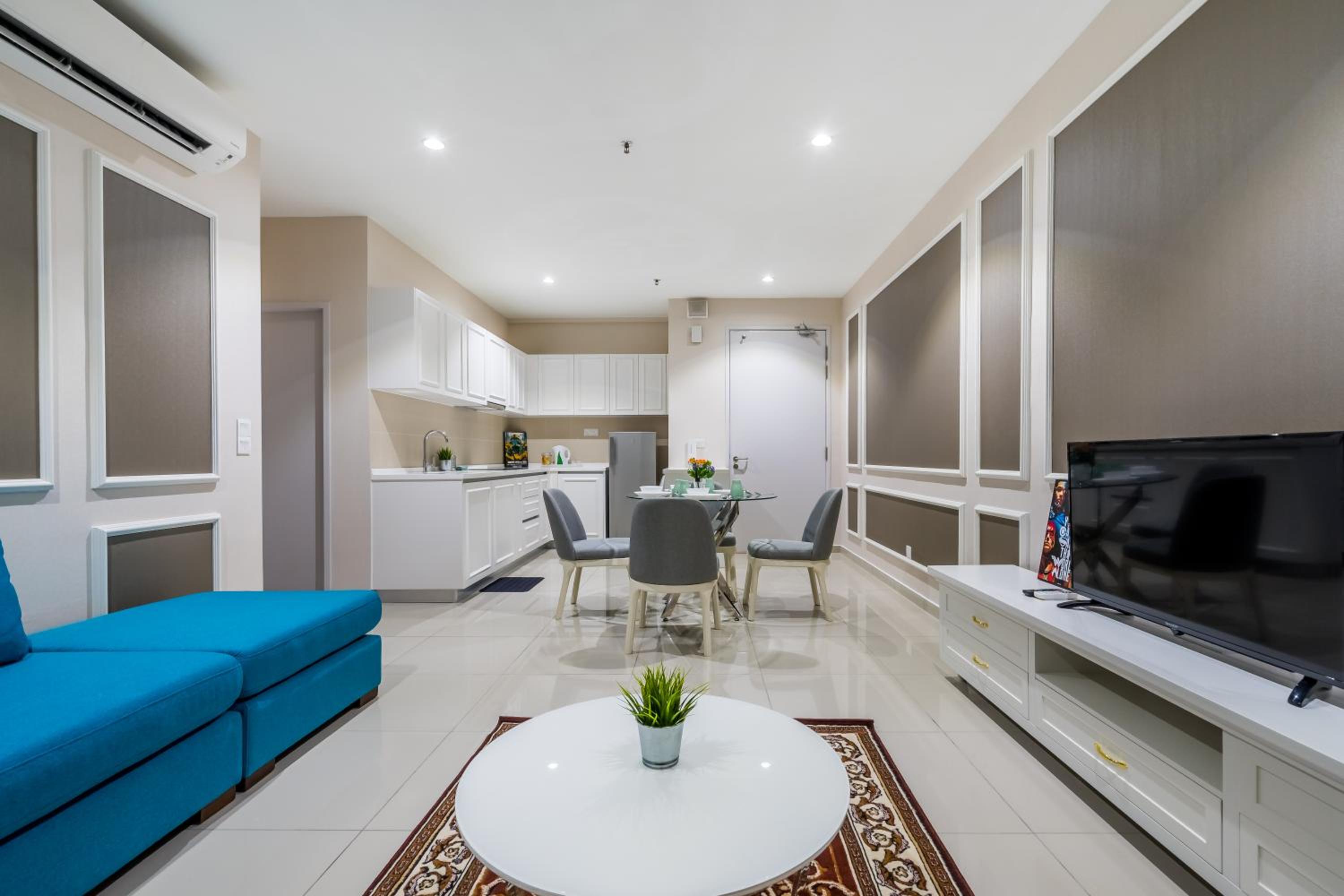 Two-Bedroom Deluxe Apartment with Balcony