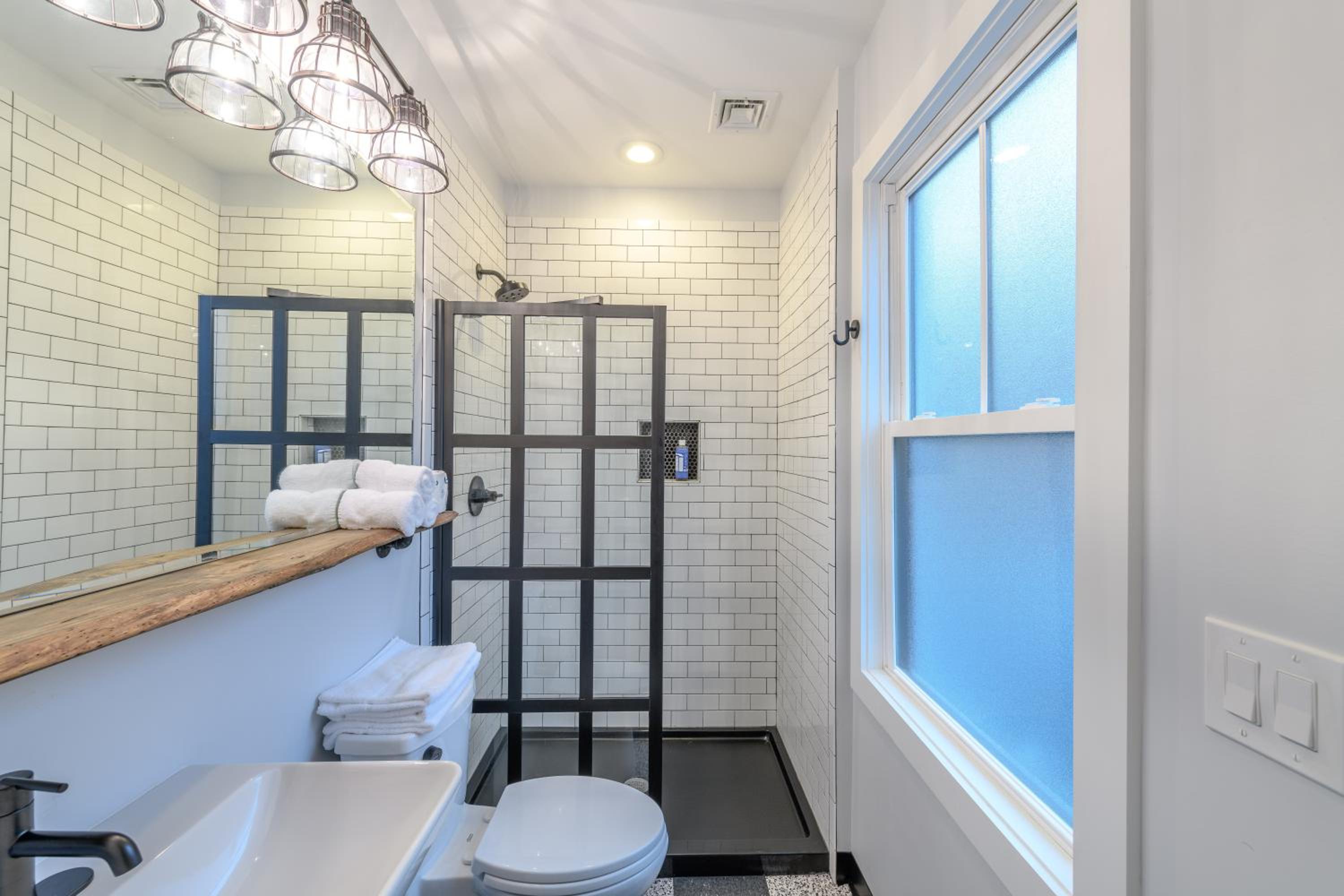 Double Room with Private Bathroom - Photo 2