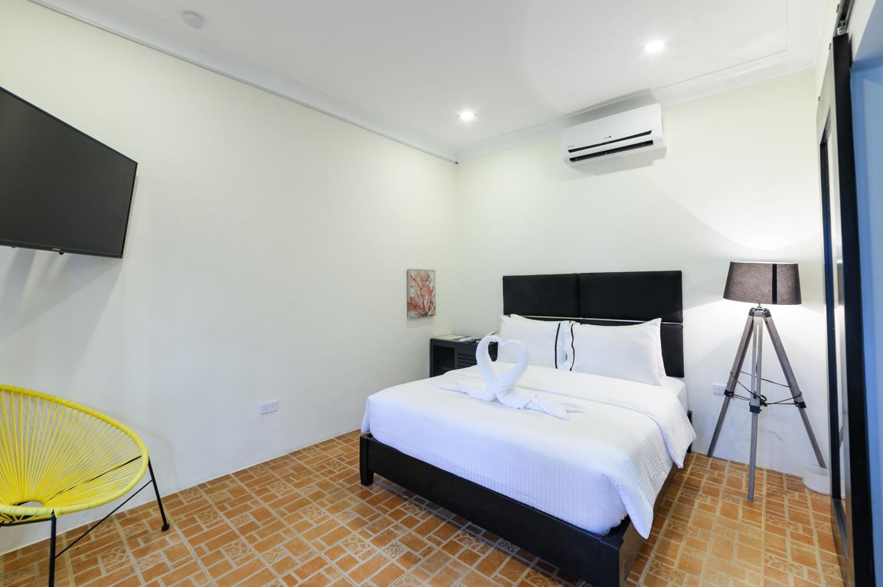 Standard Double Room - Photo 2