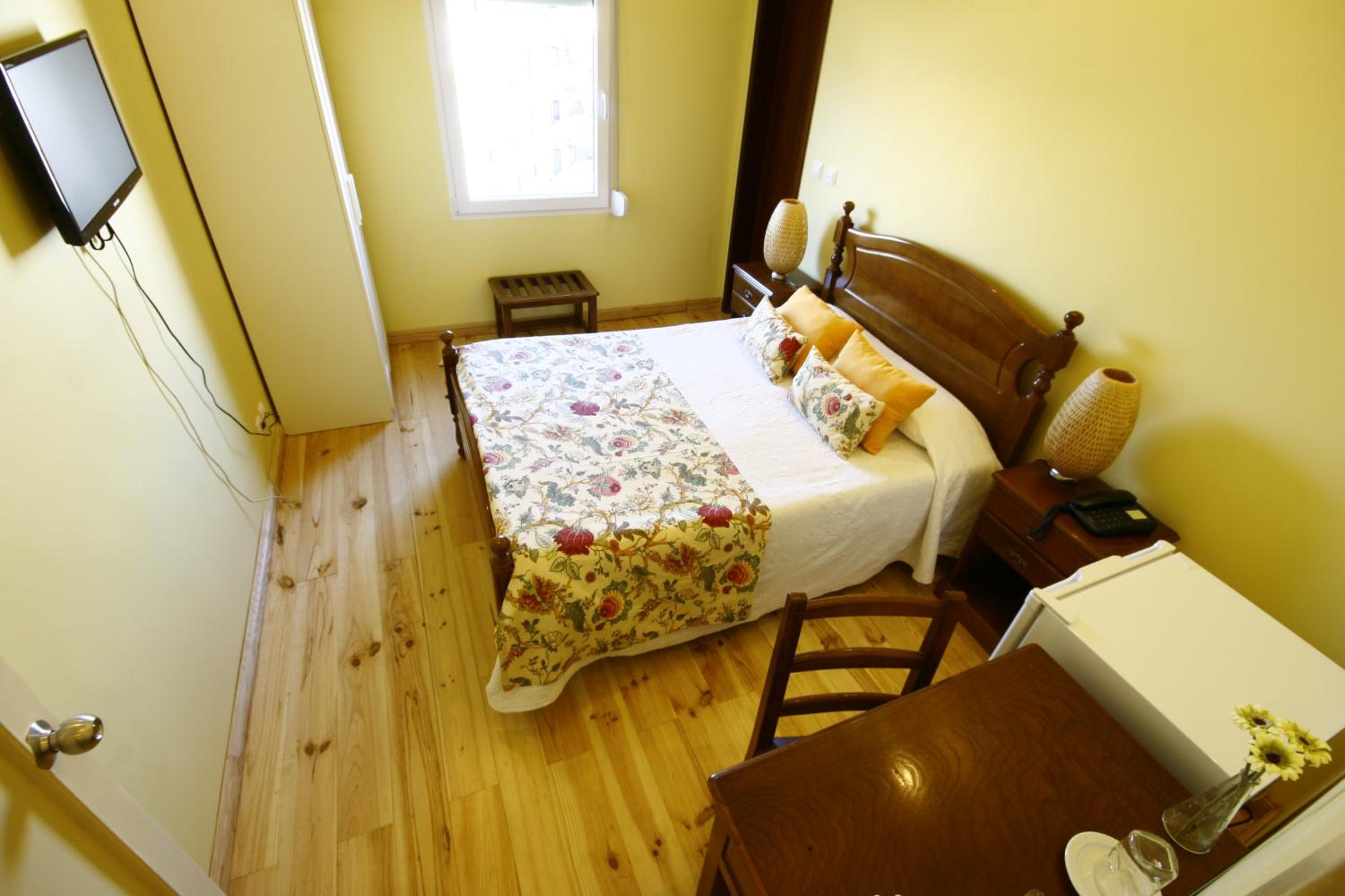 Double Room with Private Bathroom photo 3