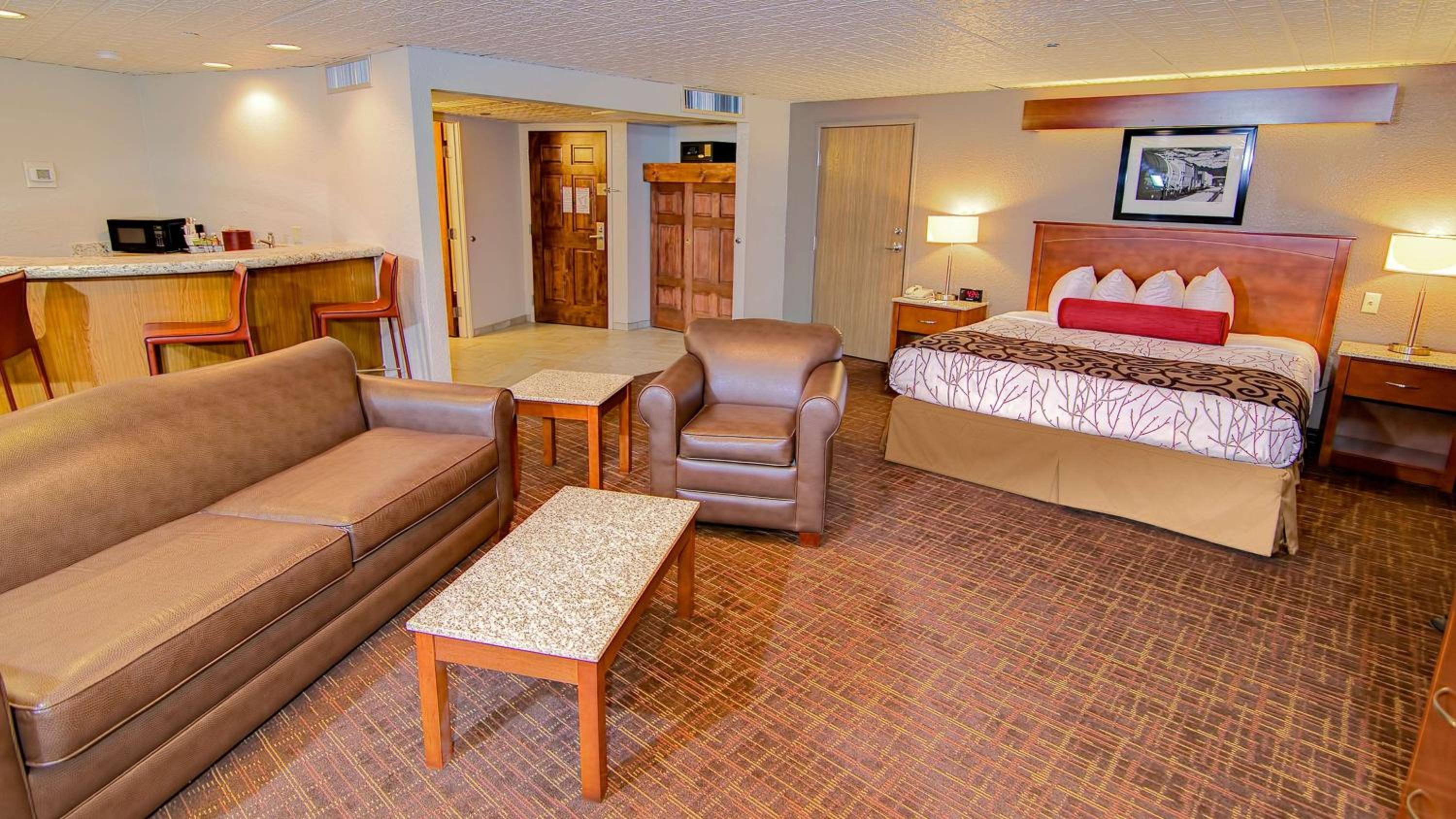 King Mini Suite - Non-Smoking - Photo 1