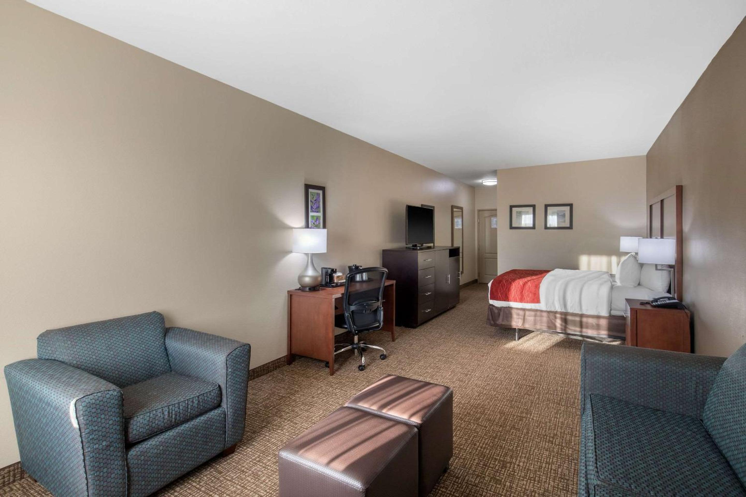 King Suite - Non-Smoking - Photo 1