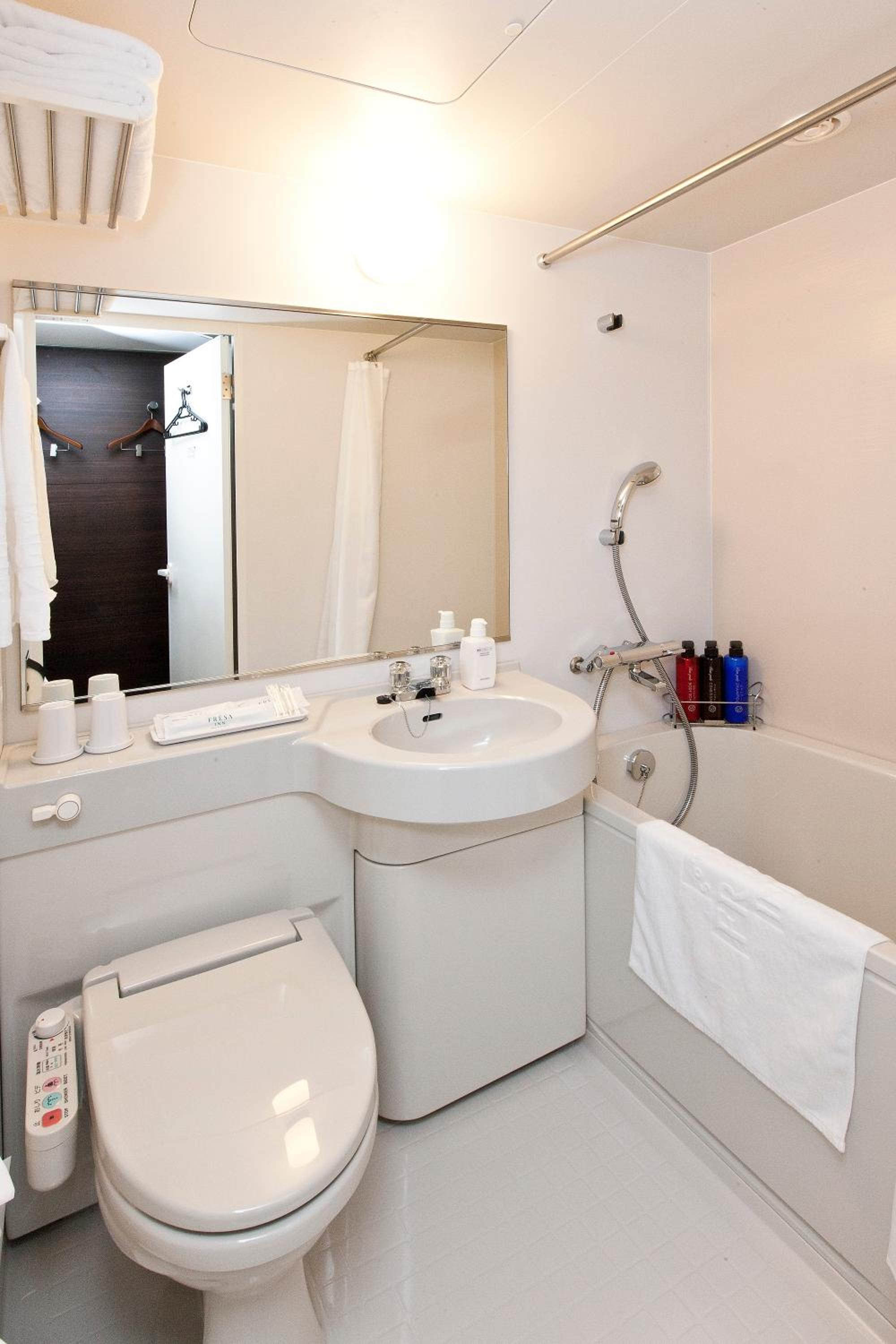 Standard Single Room - Smoking photo 3