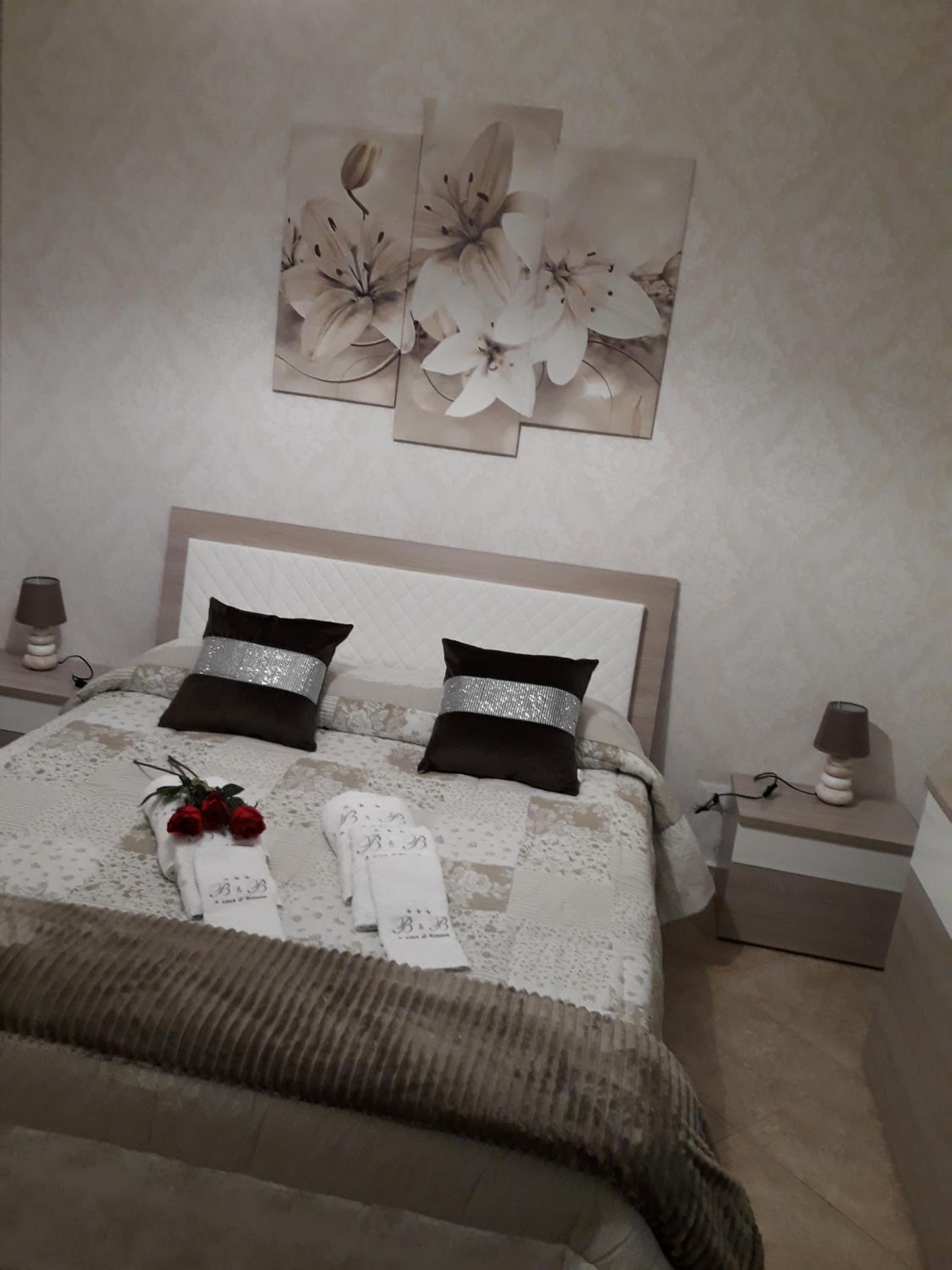 Double or Twin Room with Private Bathroom - Photo 23