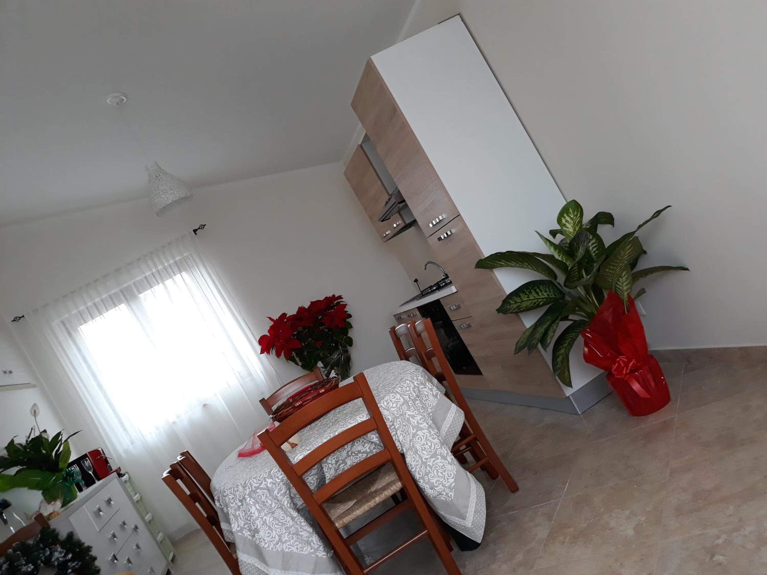 Apartment with Terrace - Photo 14