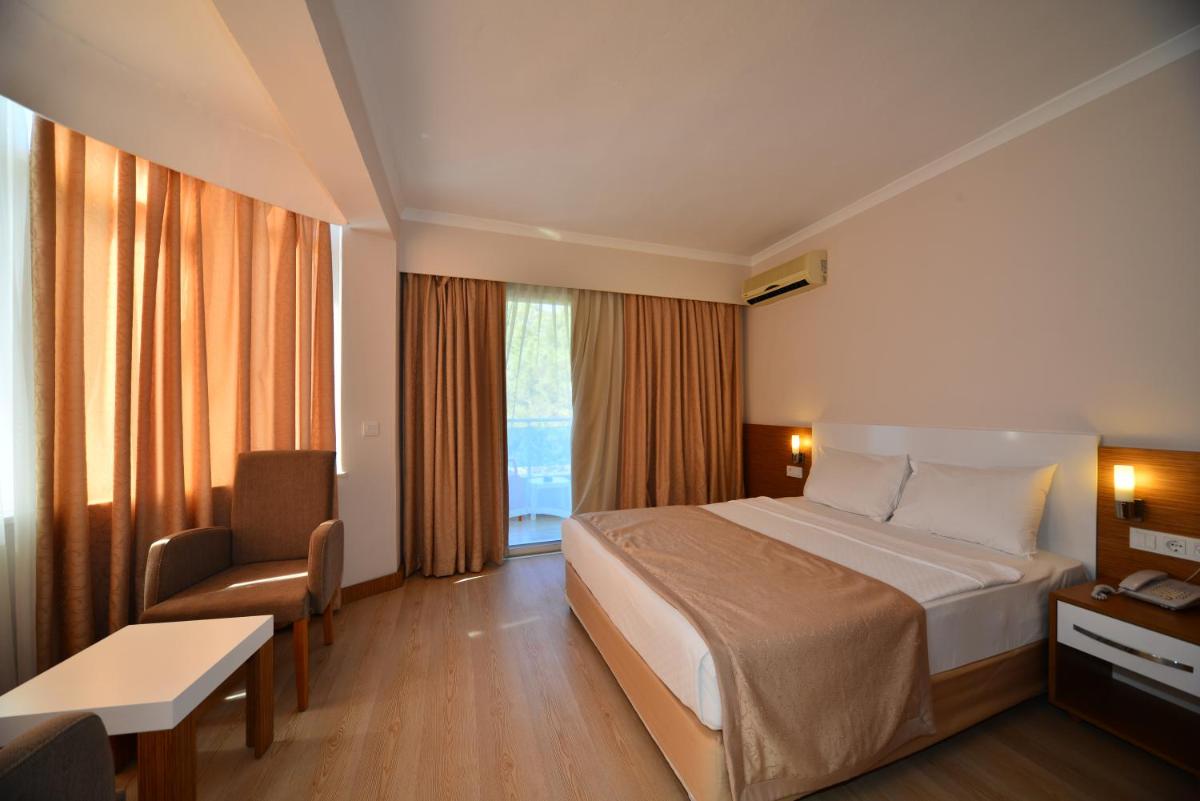 Standard Double or Twin Room photo 2