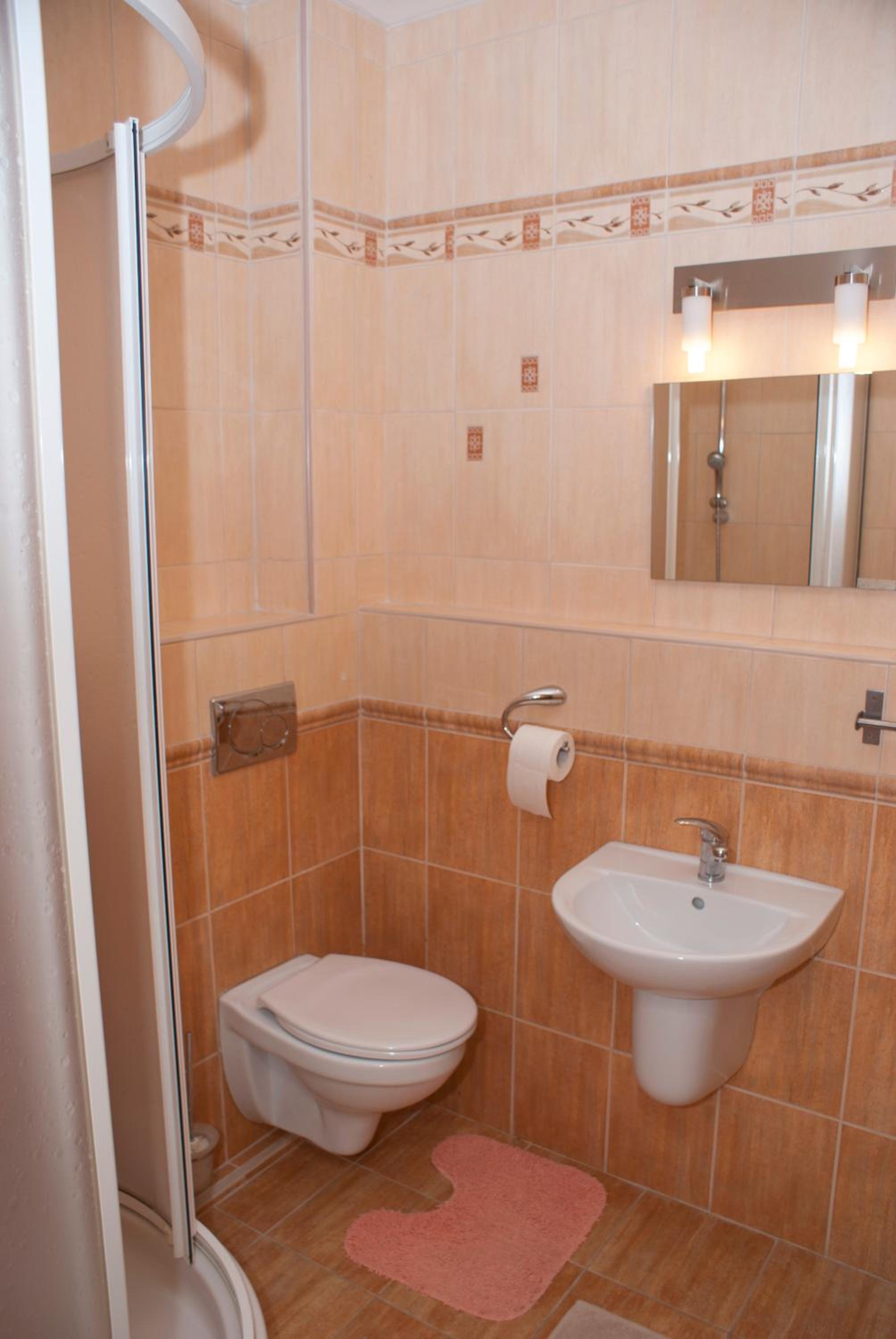 Double Room - Photo 6