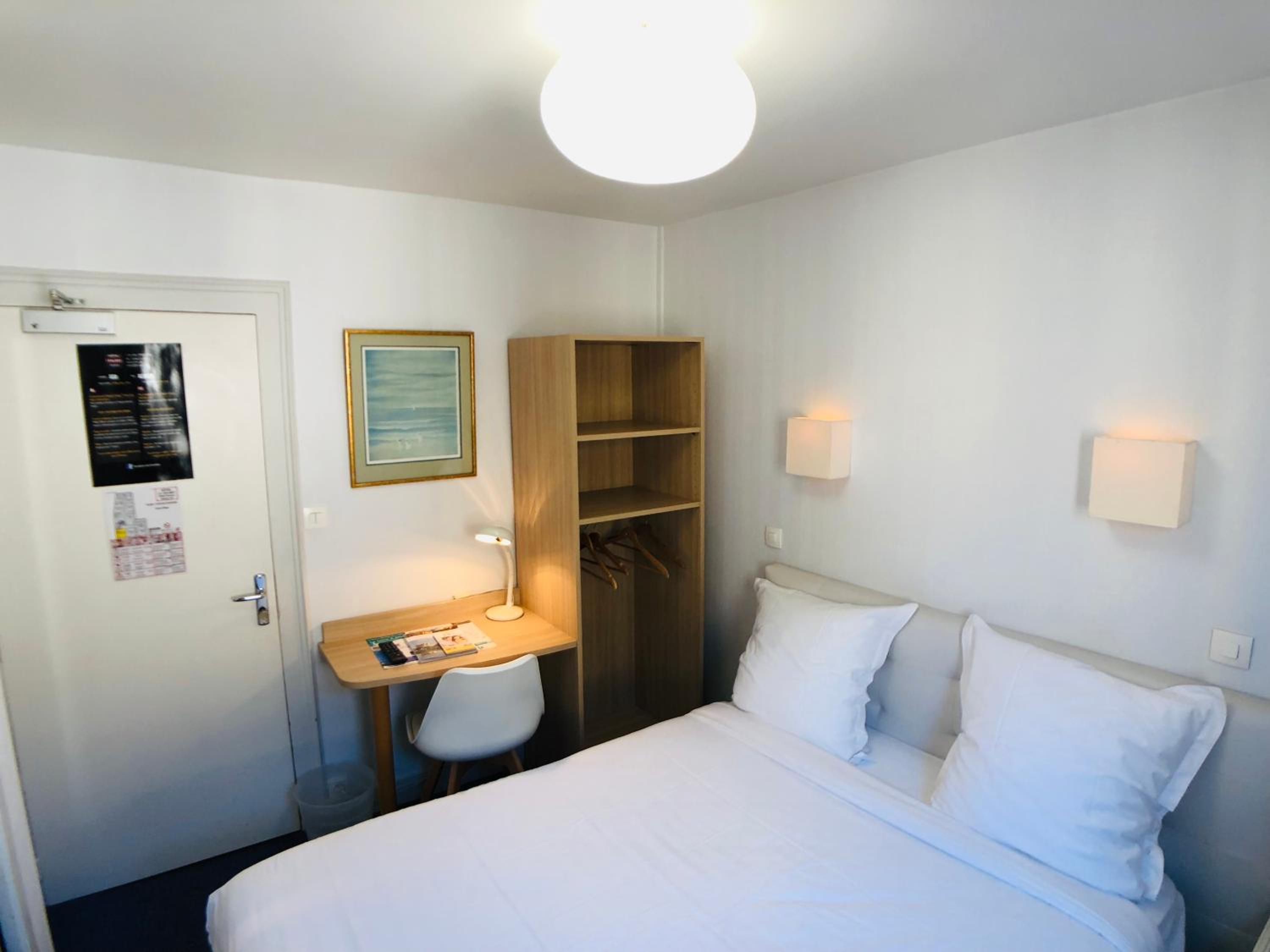 Budget Double Room - Photo 1