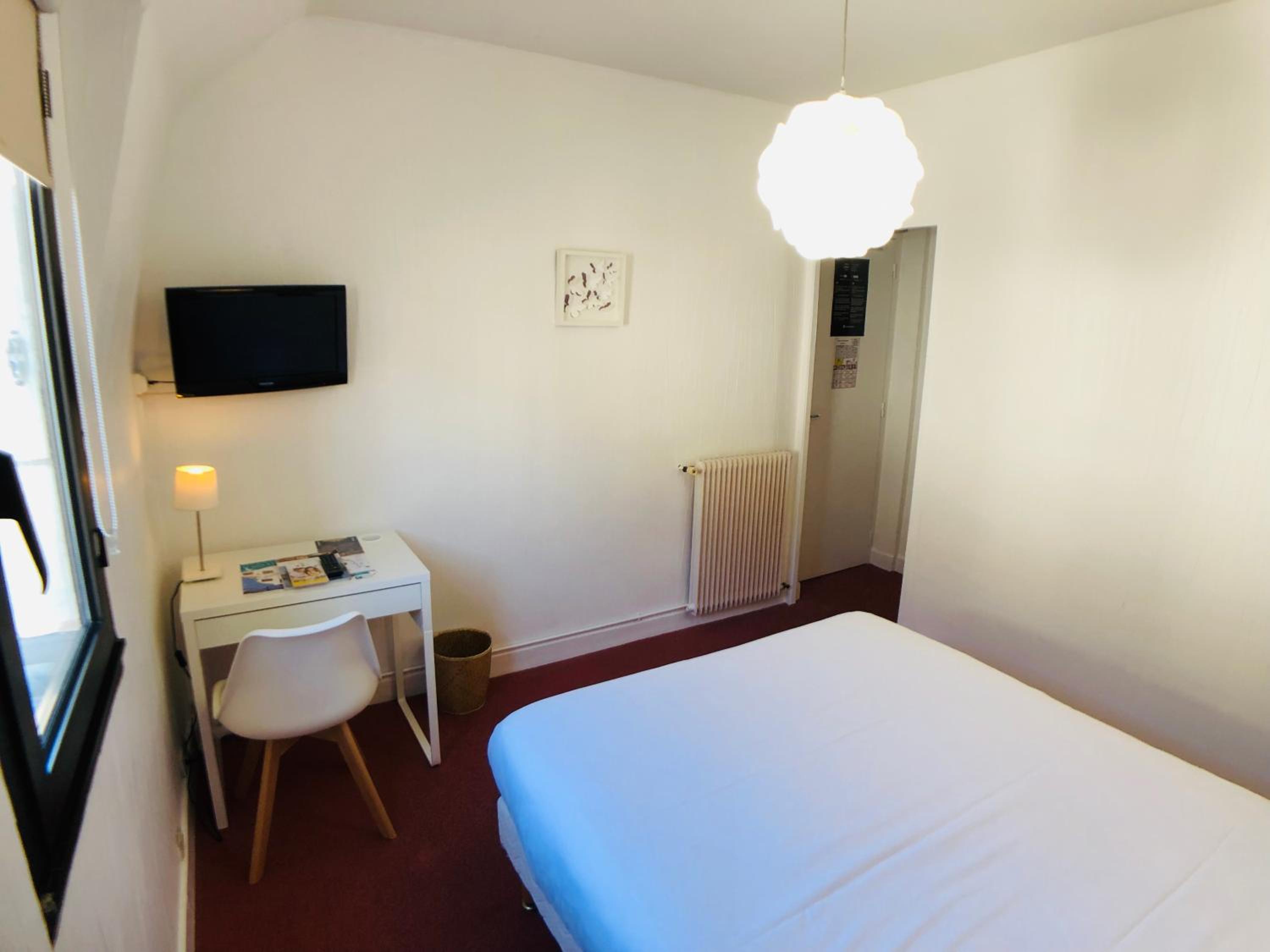 Luxury Double Room with Bath - Photo 2