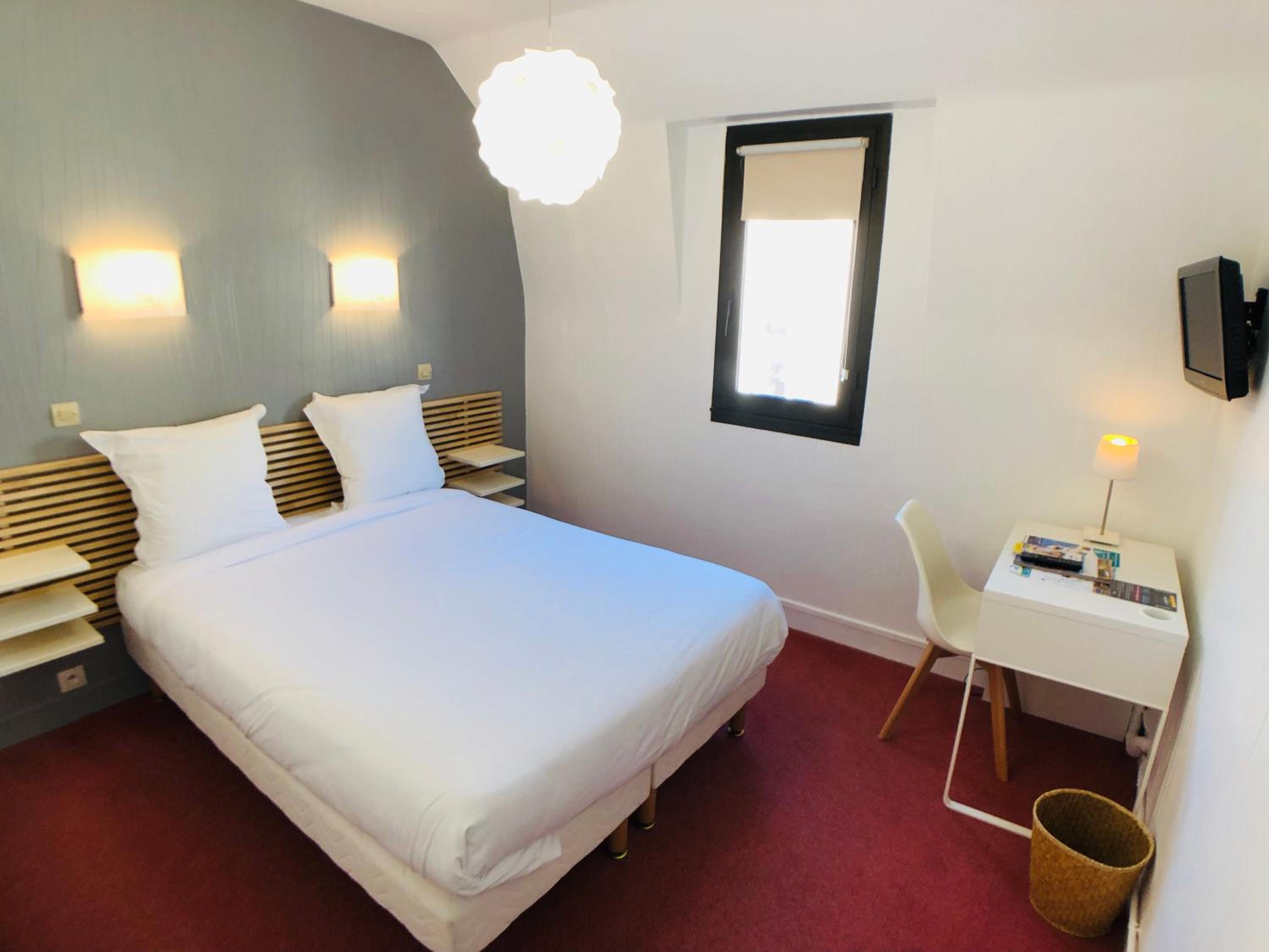 Luxury Double Room with Bath - Photo 5