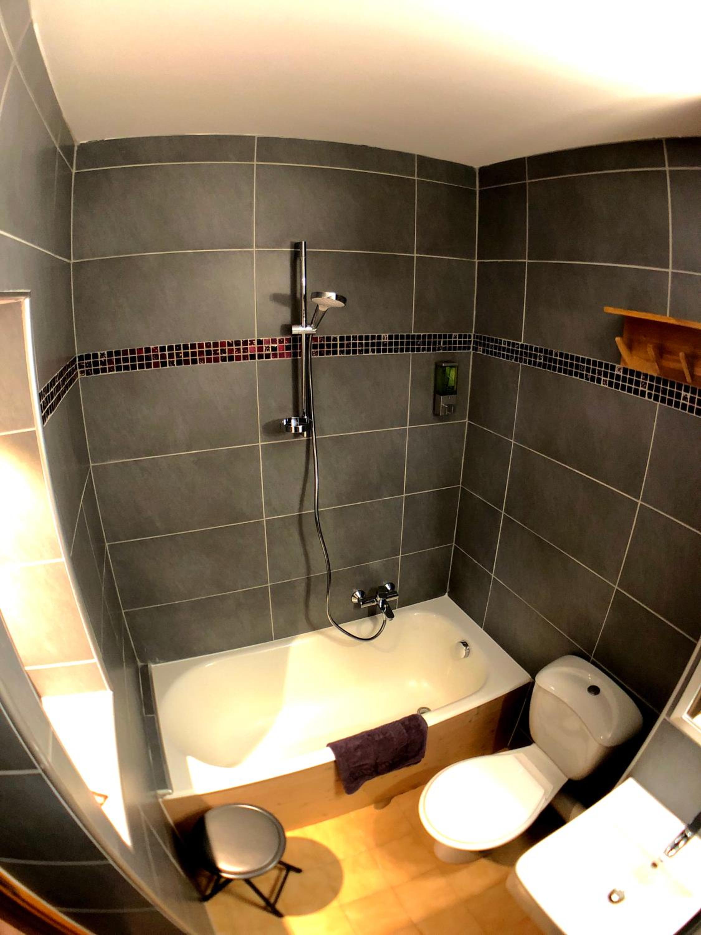 Twin Room - Photo 5