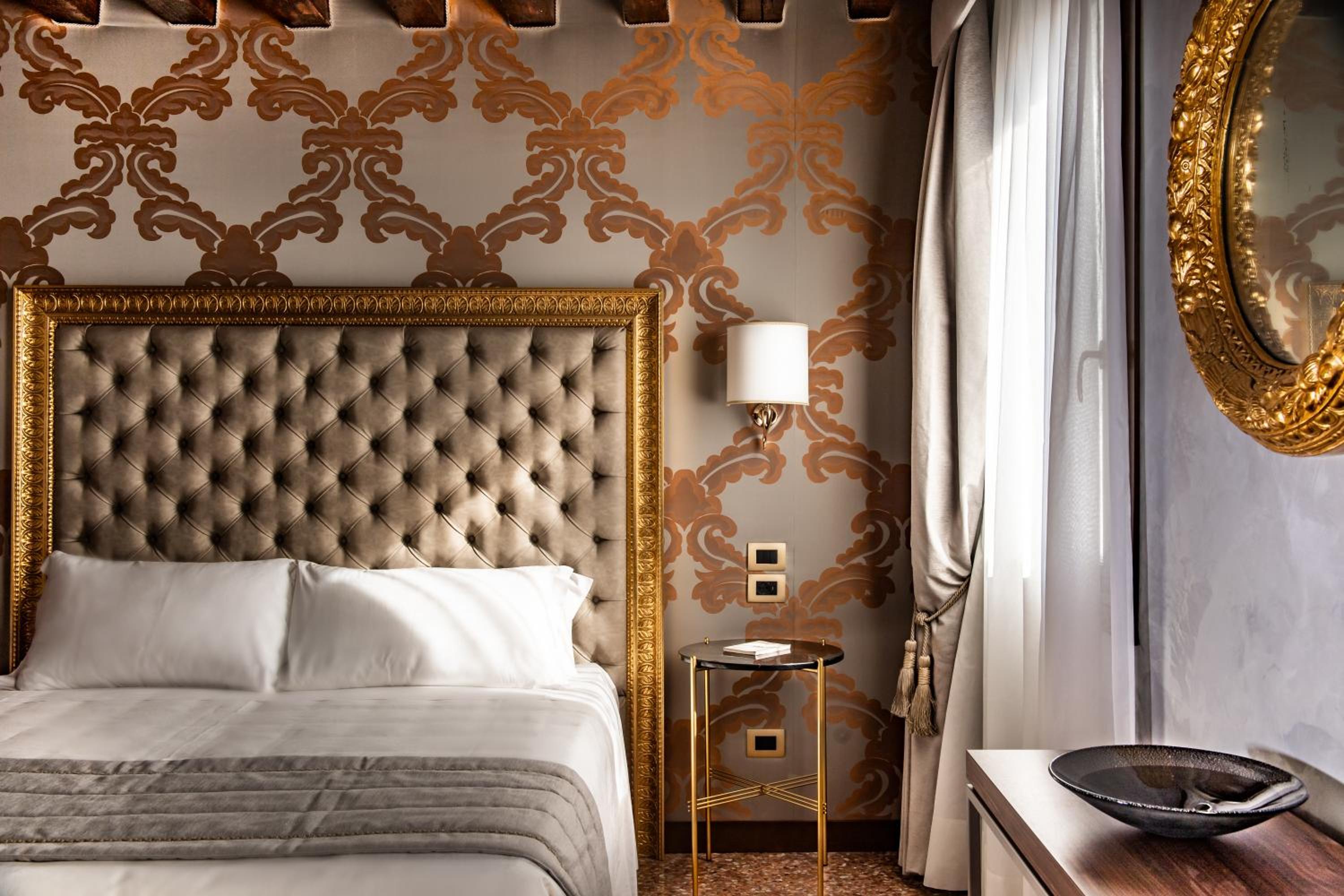Junior Suite with Canal View