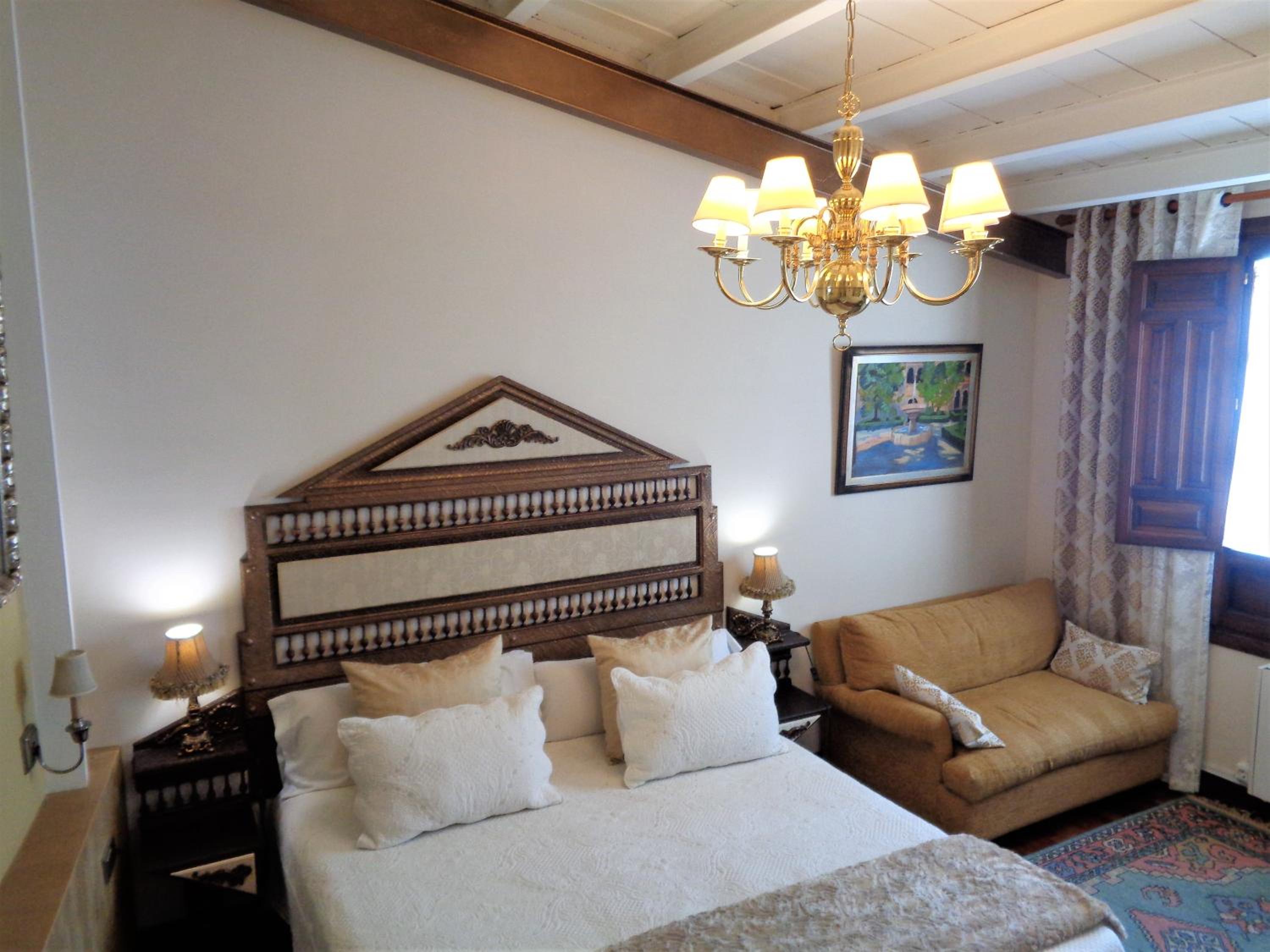 Charm Double Room - Photo 16