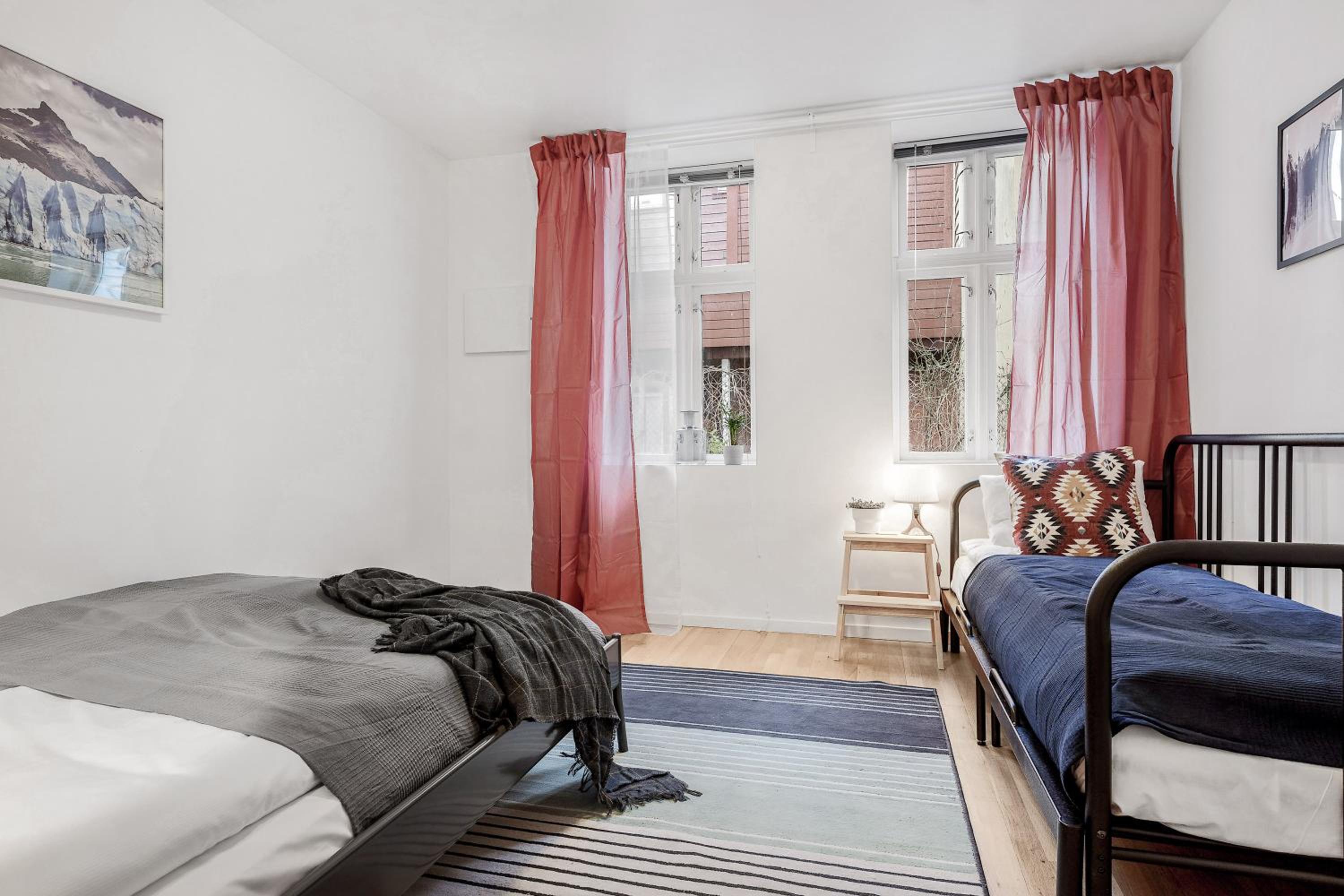 One-Bedroom Apartment - Photo 12