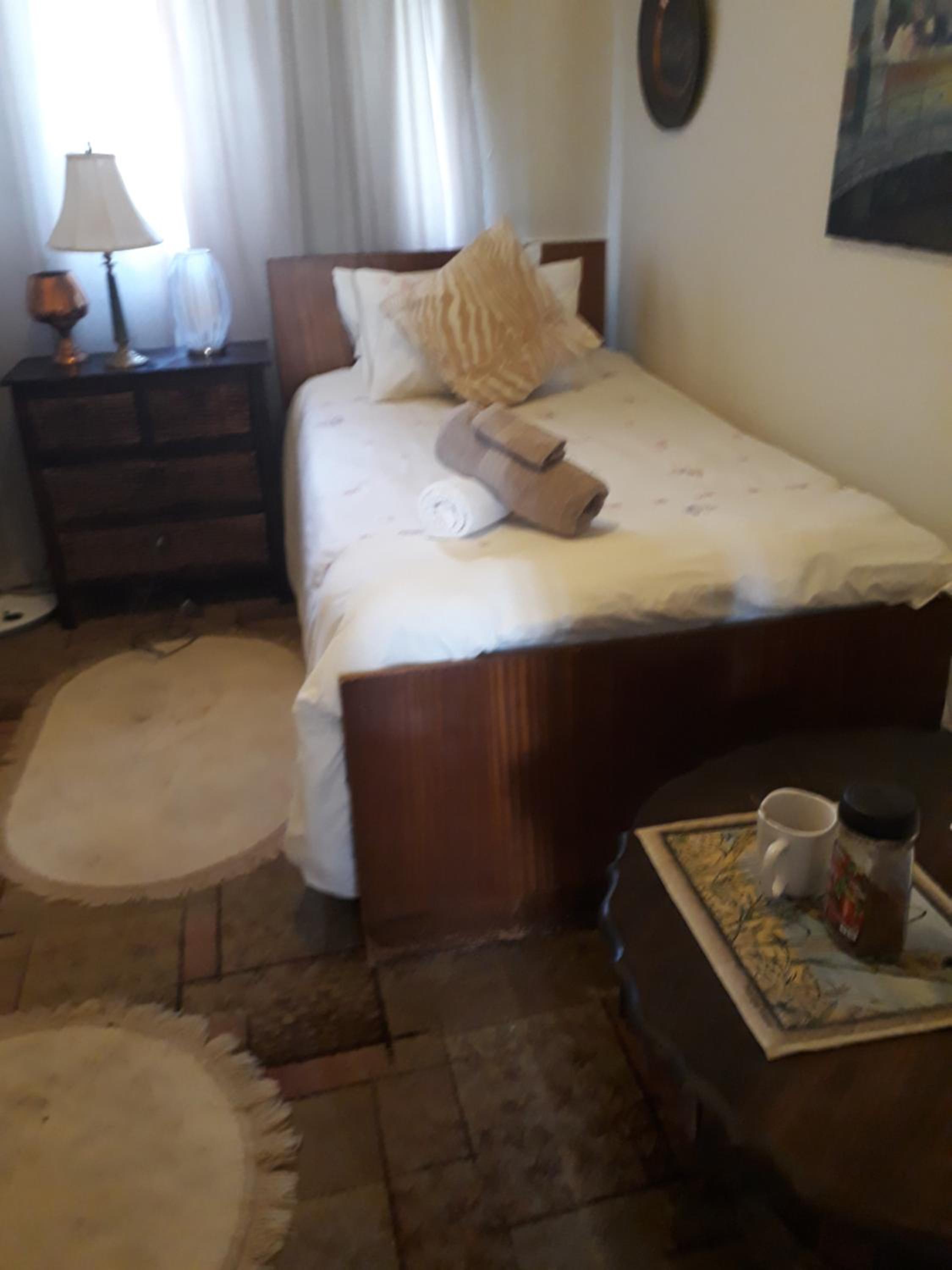 Budget Single Room photo 3