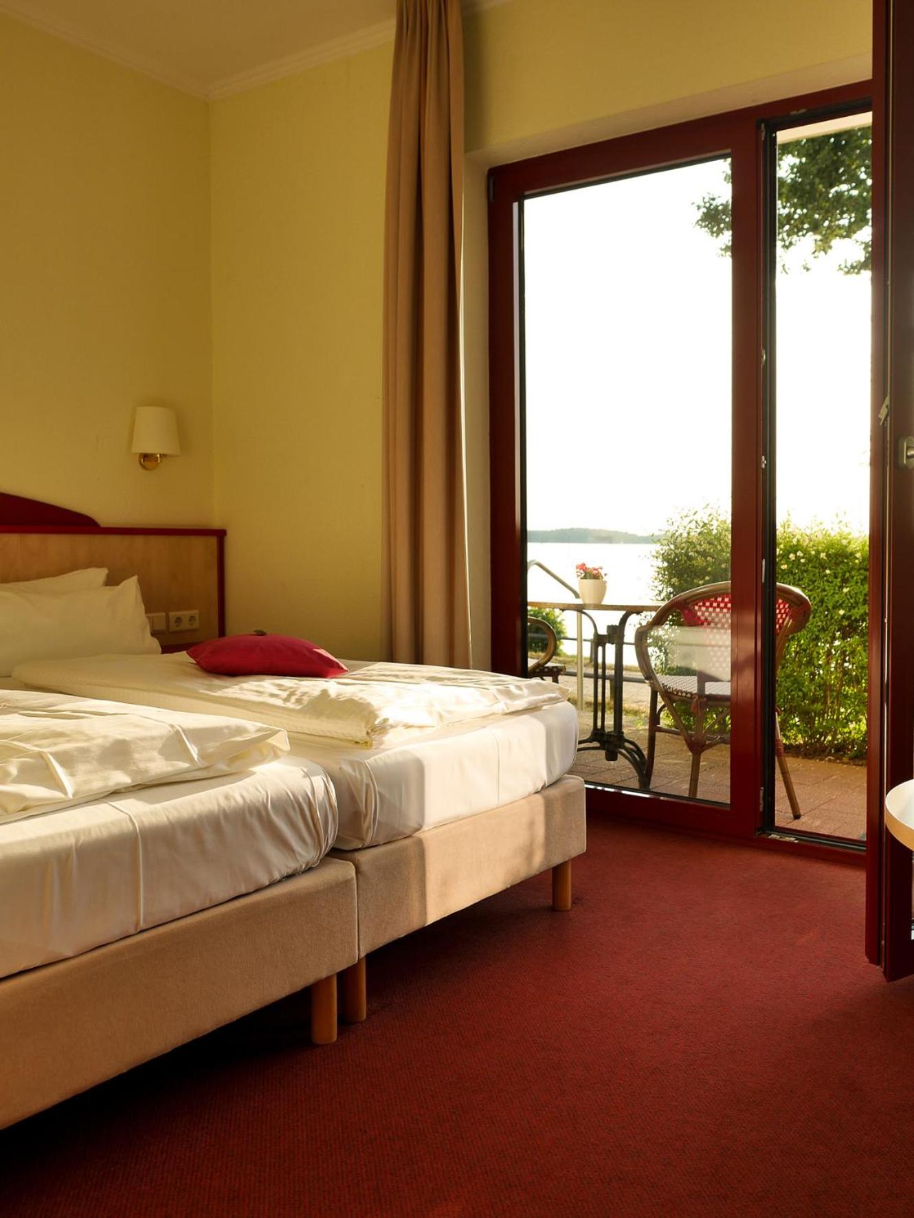 Double Room with Lake View photo 1