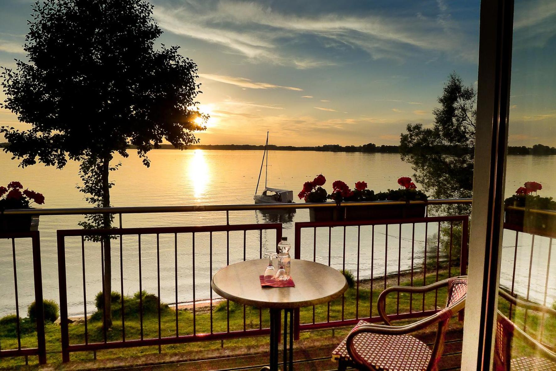 Double Room with Lake View photo 3
