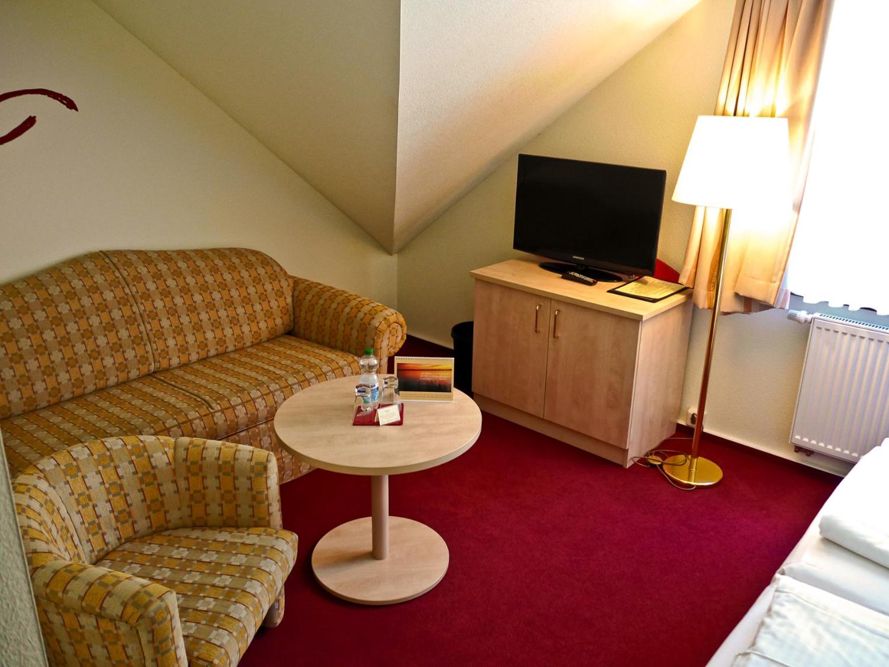 Double Room facing Inland photo 3