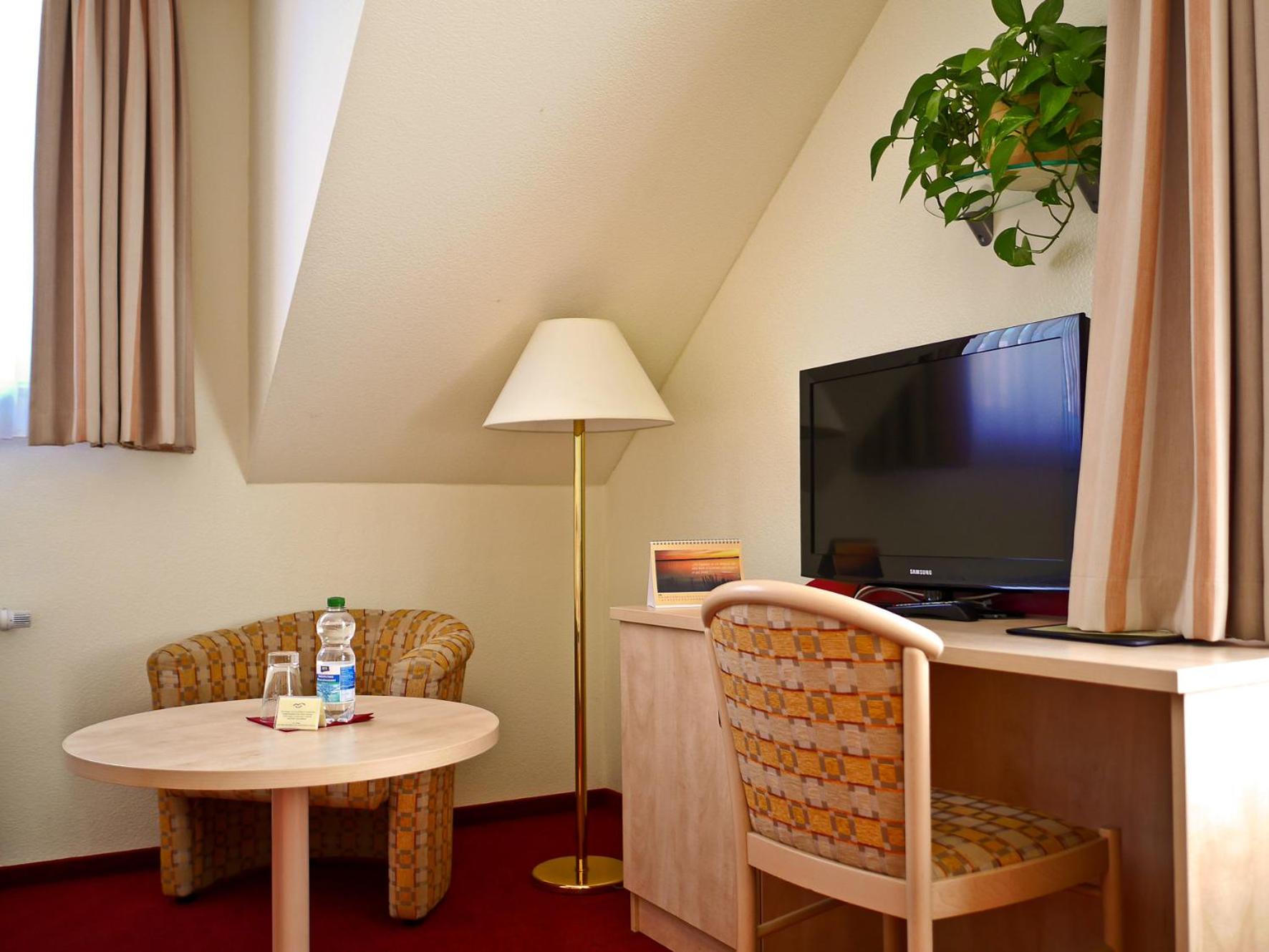 Single Room facing inland photo 1