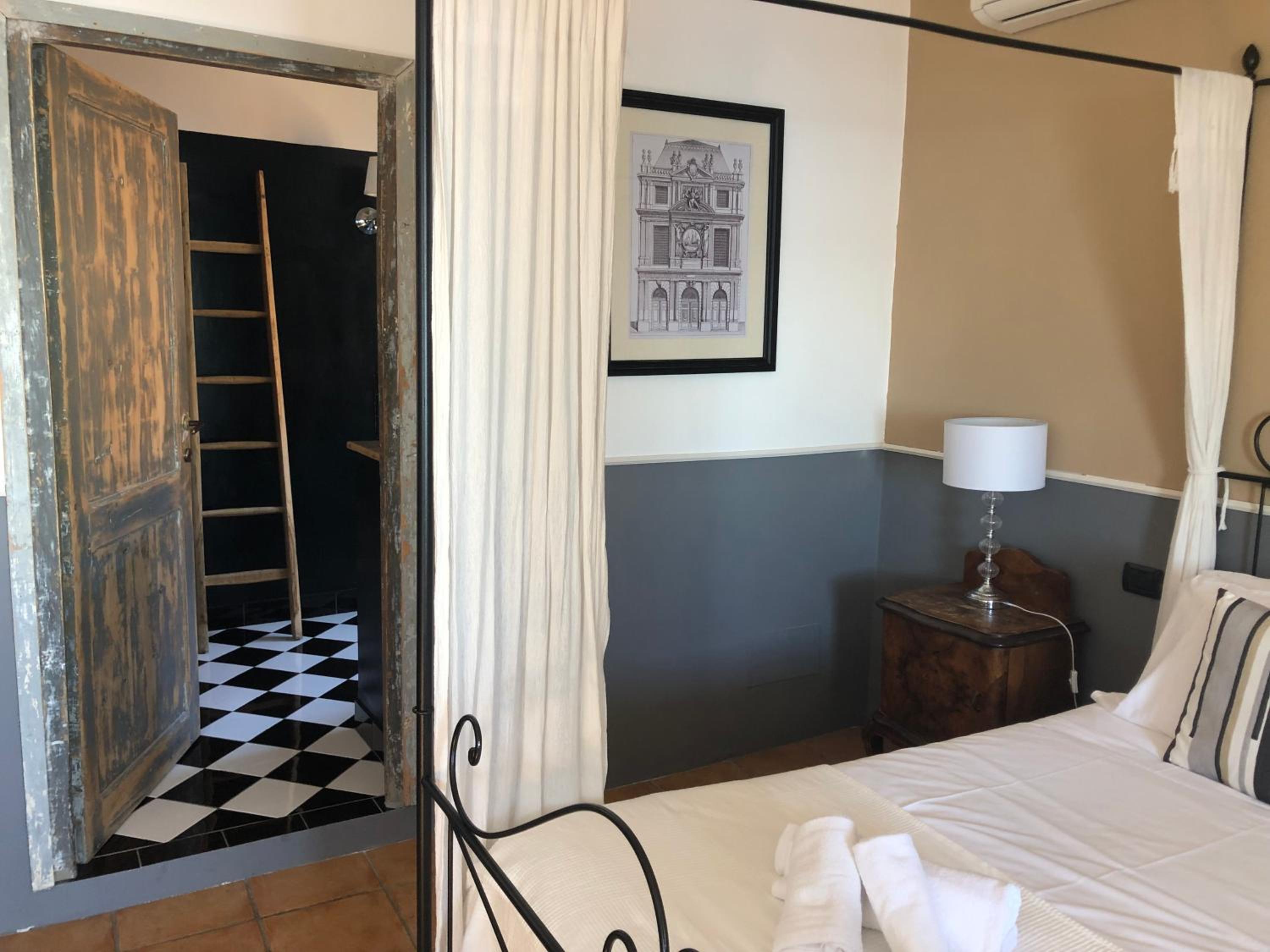 Double Room with Lake View photo 2