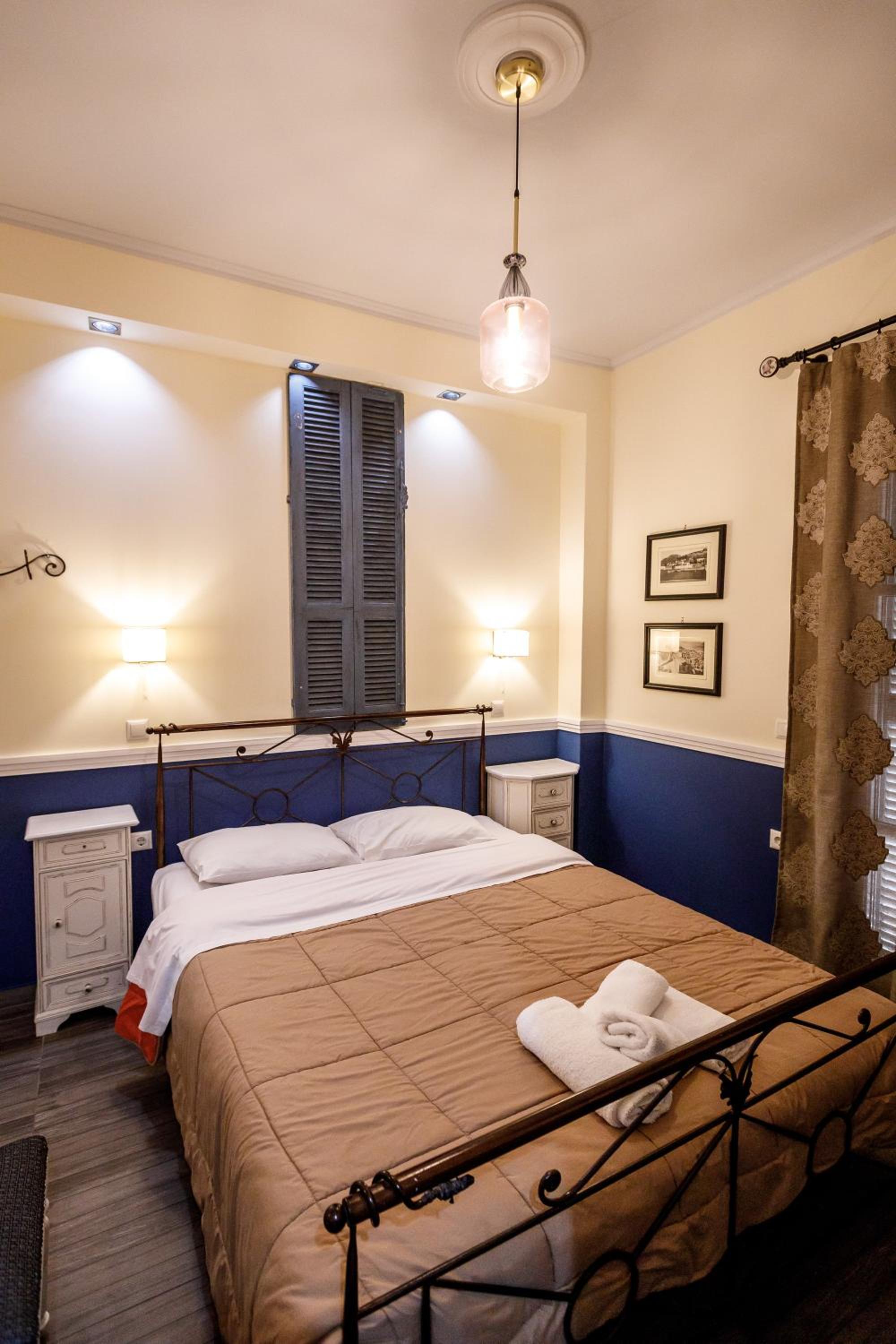Economy Double Room with City View - Building B - Photo 1