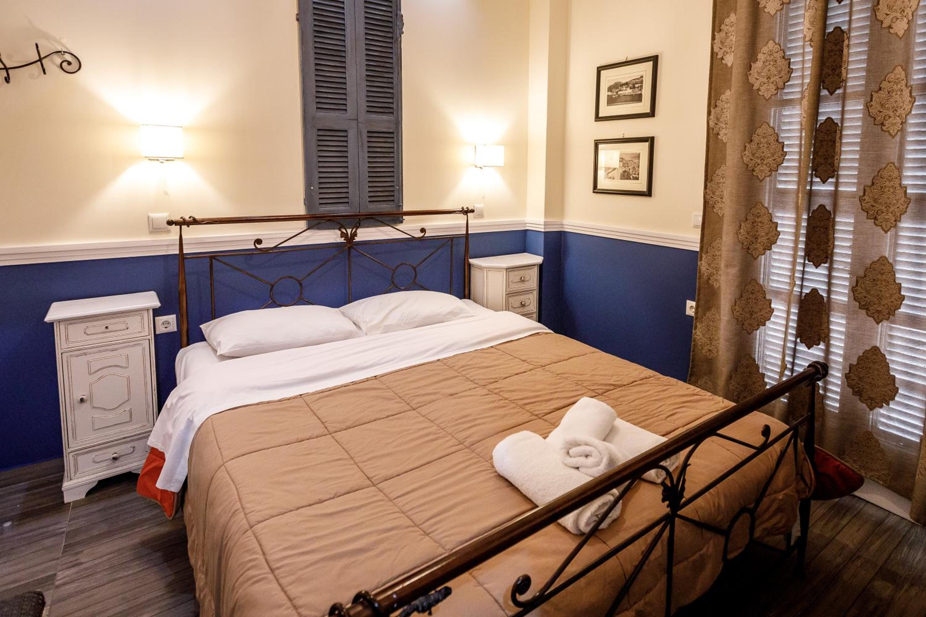 Economy Double Room with City View - Building B - Photo 2