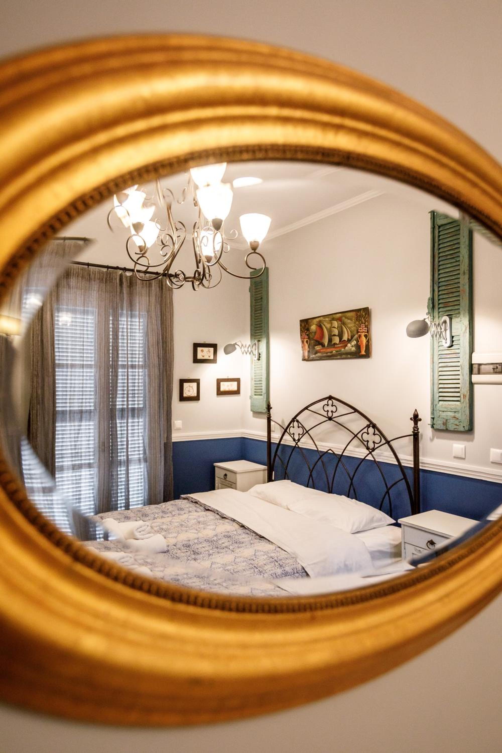 Standard Double Room with City View- Building B - Photo 4